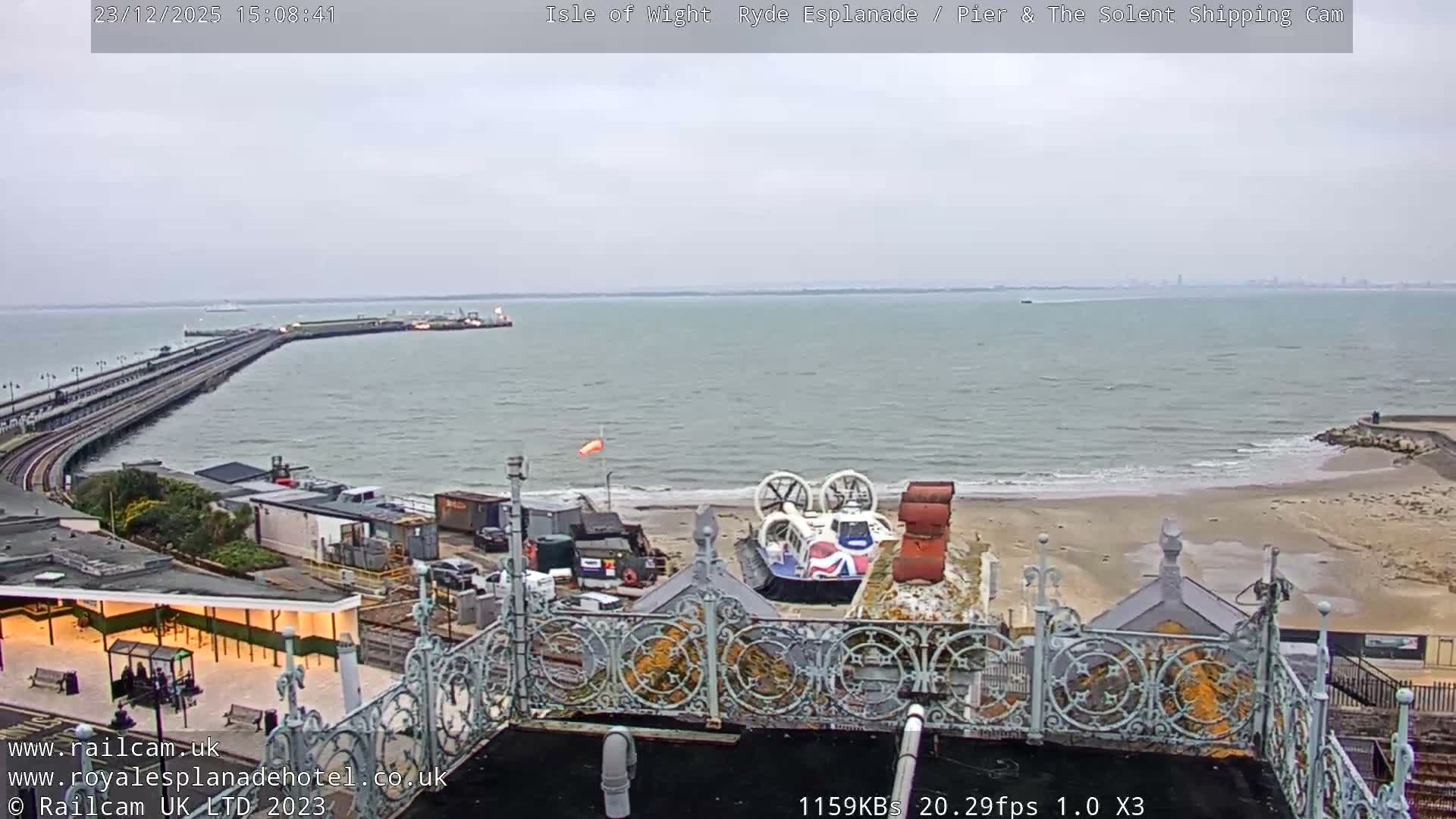 Ryde Pier & Beach Live Cam -Isle Of Wight, South East, England, United Kingdom