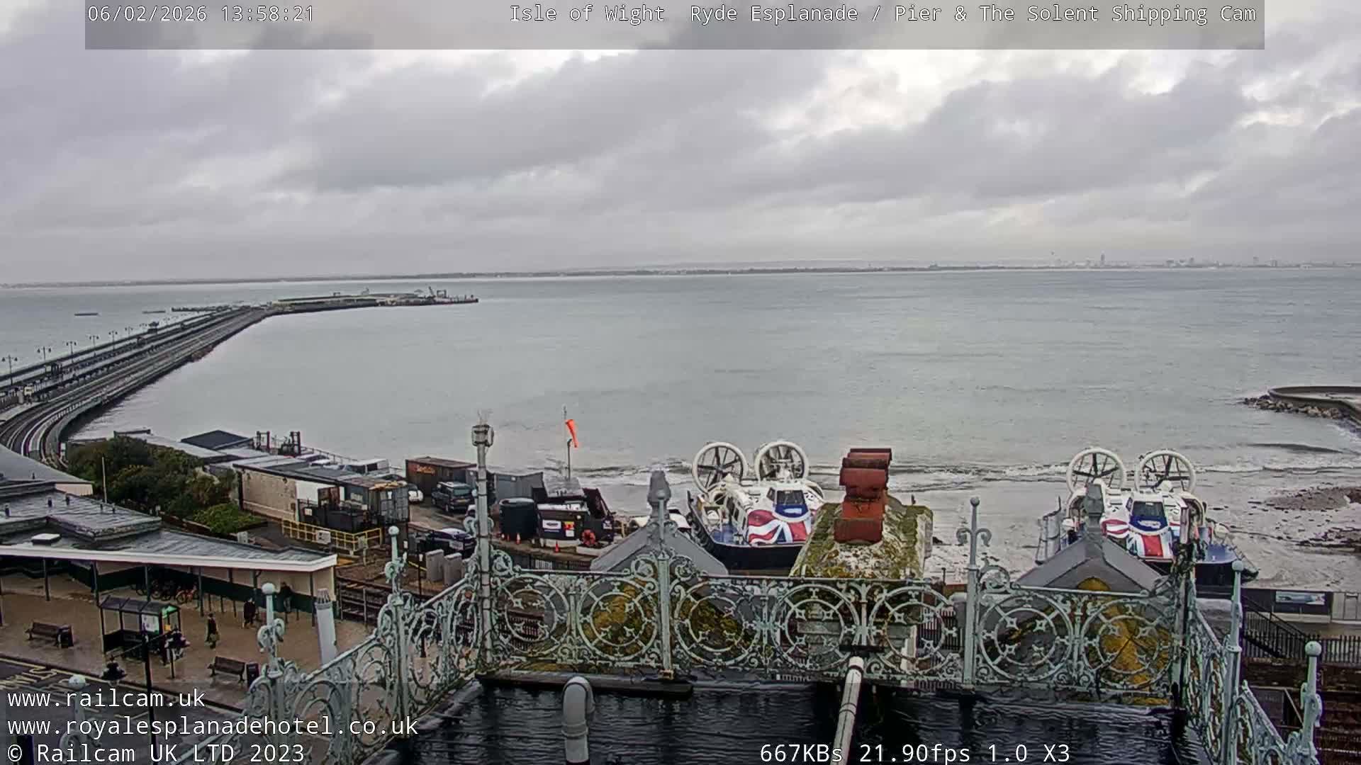 Ryde Pier & Beach Live Cam -Isle Of Wight, South East, England, United Kingdom