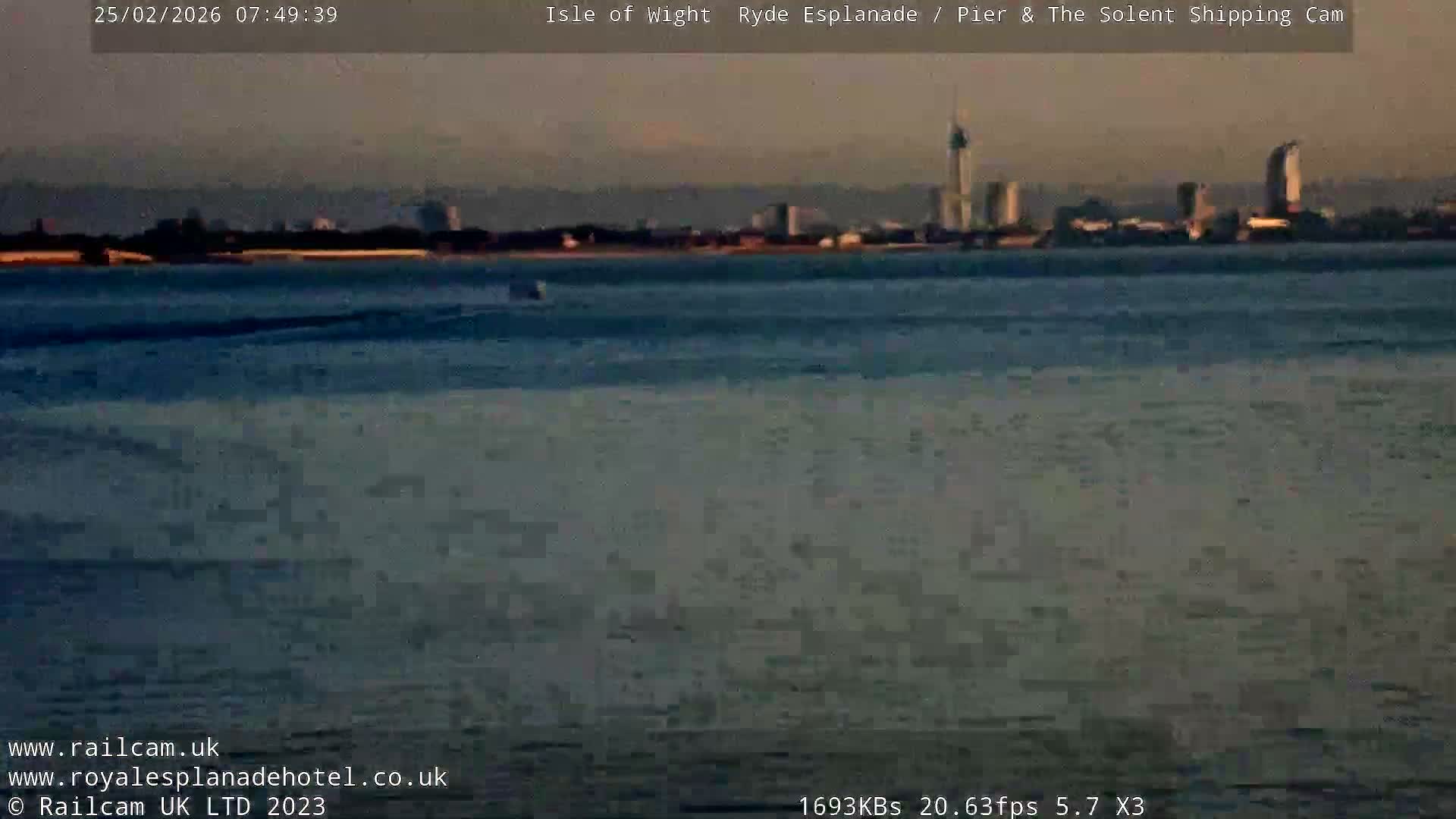 Ryde Pier & Beach Live Cam -Isle Of Wight, South East, England, United Kingdom