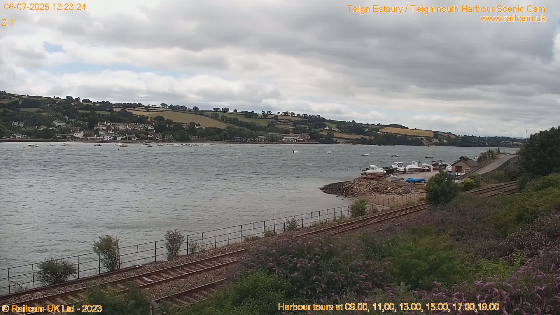 Teignmouth Harbour , Teign River & Shalton Village Live Cam - Teignbridge, Devon, South West, England, United Kingdom