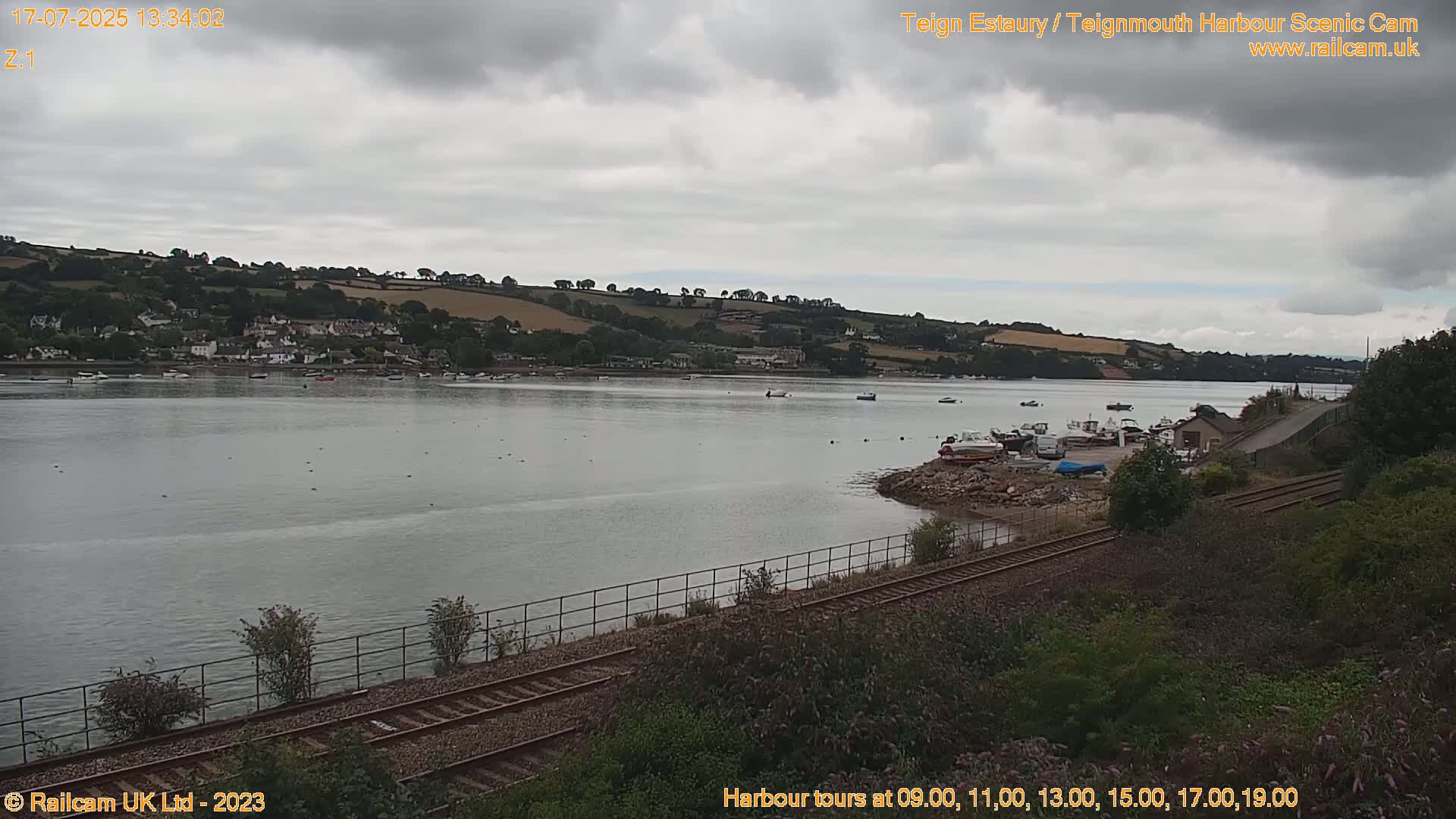 Teignmouth Harbour , Teign River & Shalton Village Live Cam - Teignbridge, Devon, South West, England, United Kingdom