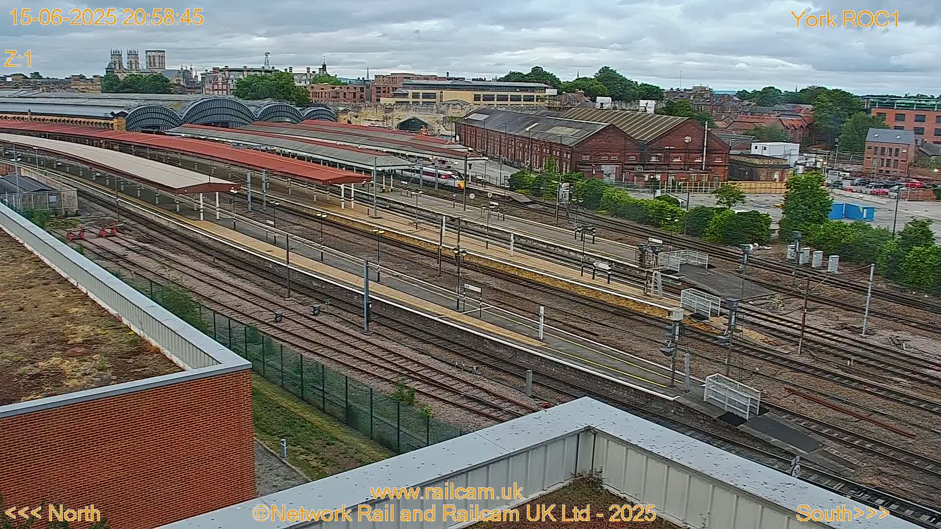 Yorkshire, York Railway Station & York City Live Cam   - York, North Yorkshire, Yorkshire and the Humber, England, United Kingdom