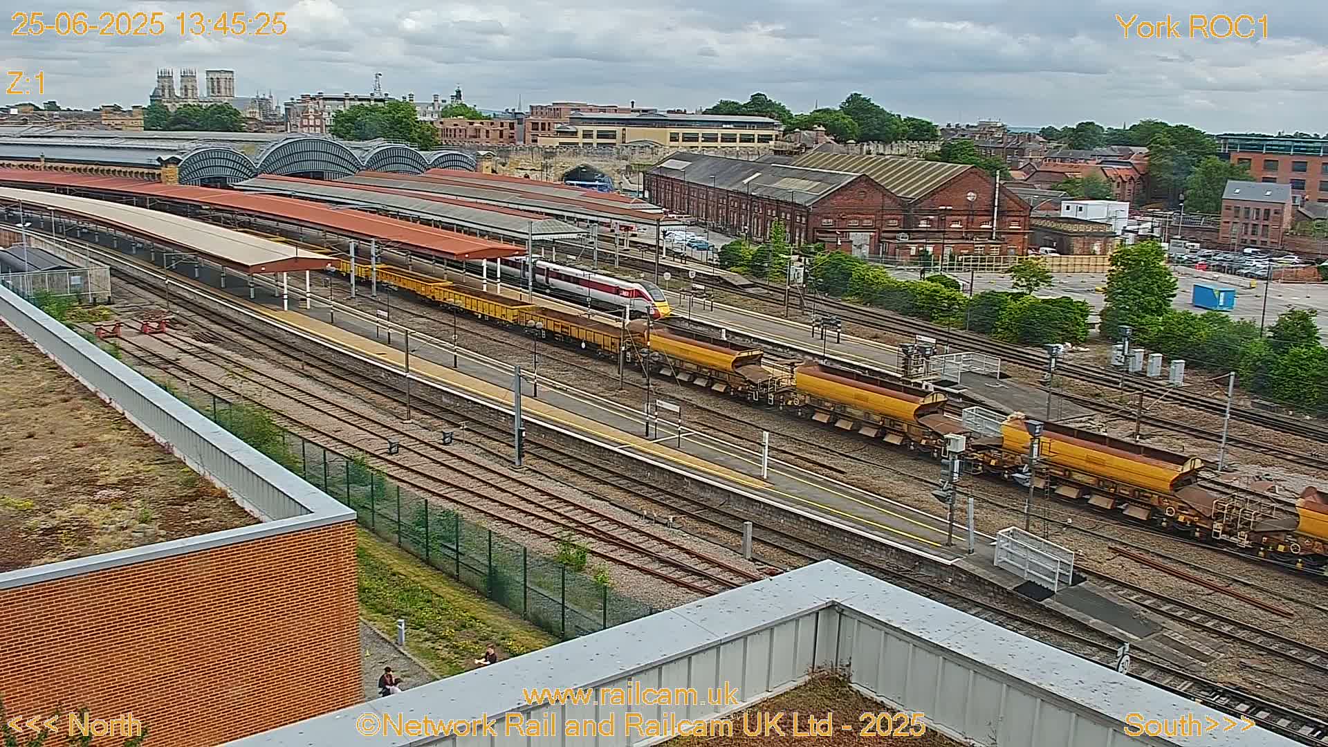 Yorkshire, York Railway Station & York City Live Cam   - York, North Yorkshire, Yorkshire and the Humber, England, United Kingdom