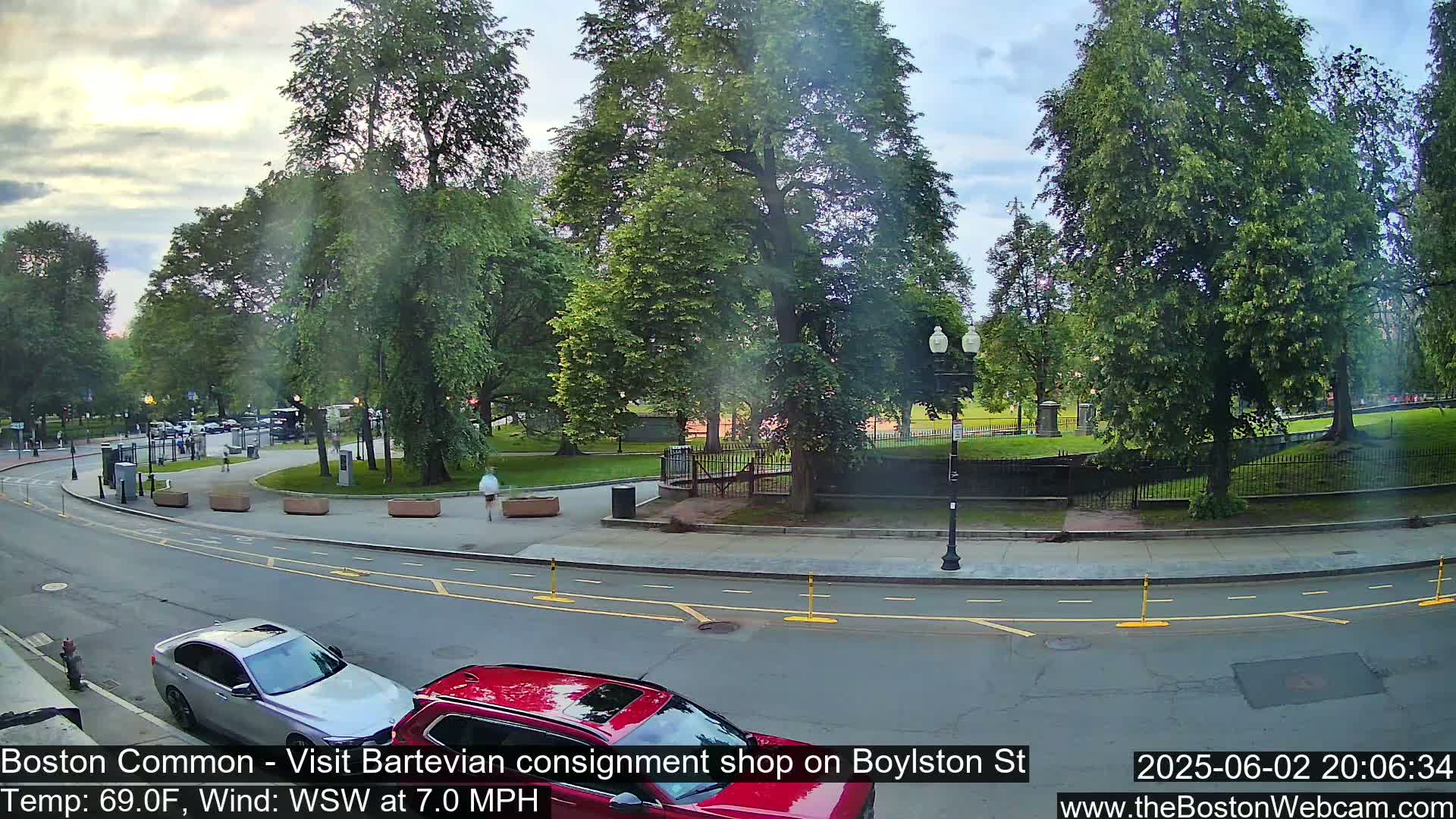 Boston Common at Boylston St.  Live Cam  - Boston , Massachusetts, USA