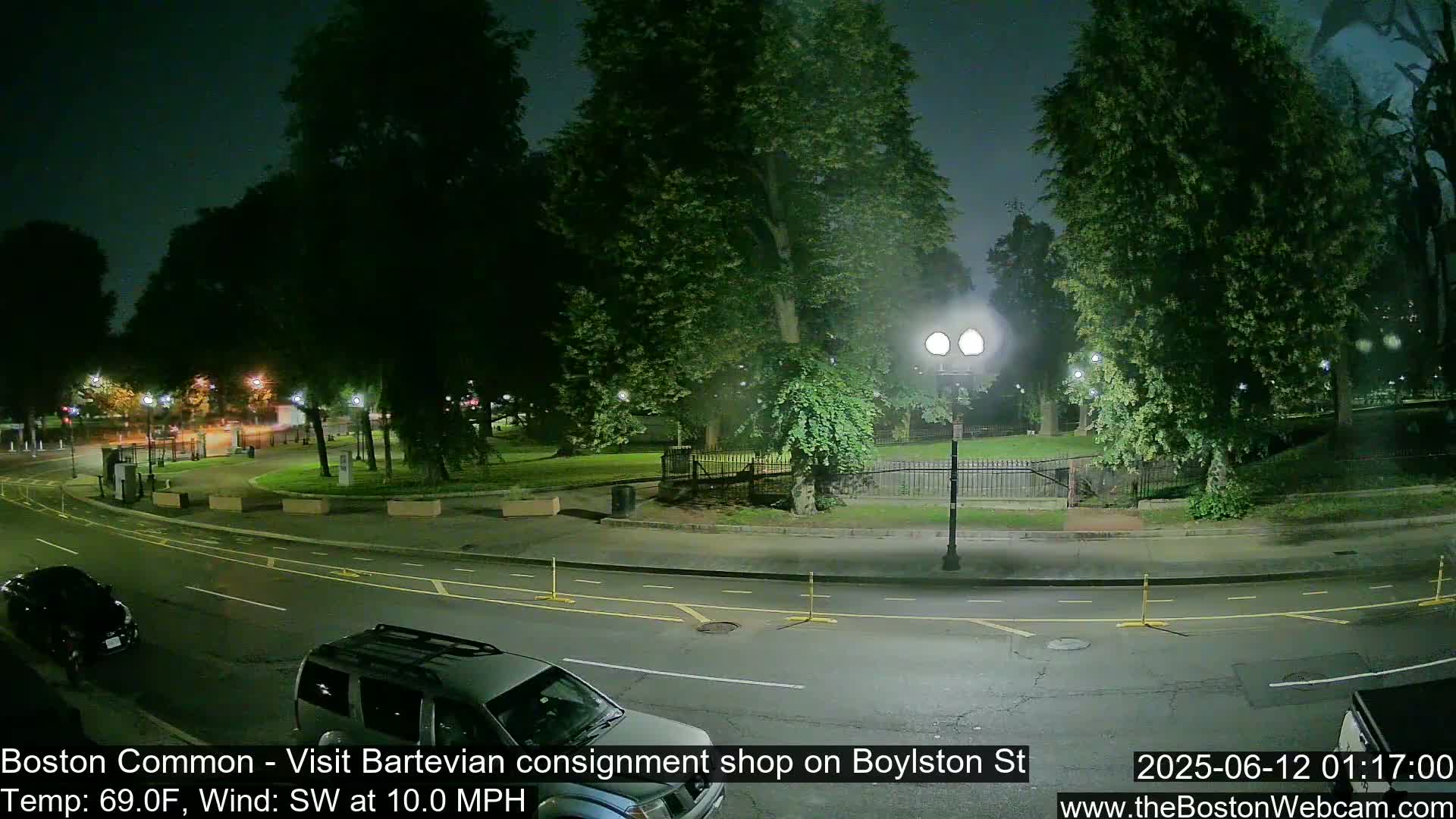 Boston Common at Boylston St.  Live Cam  - Boston , Massachusetts, USA