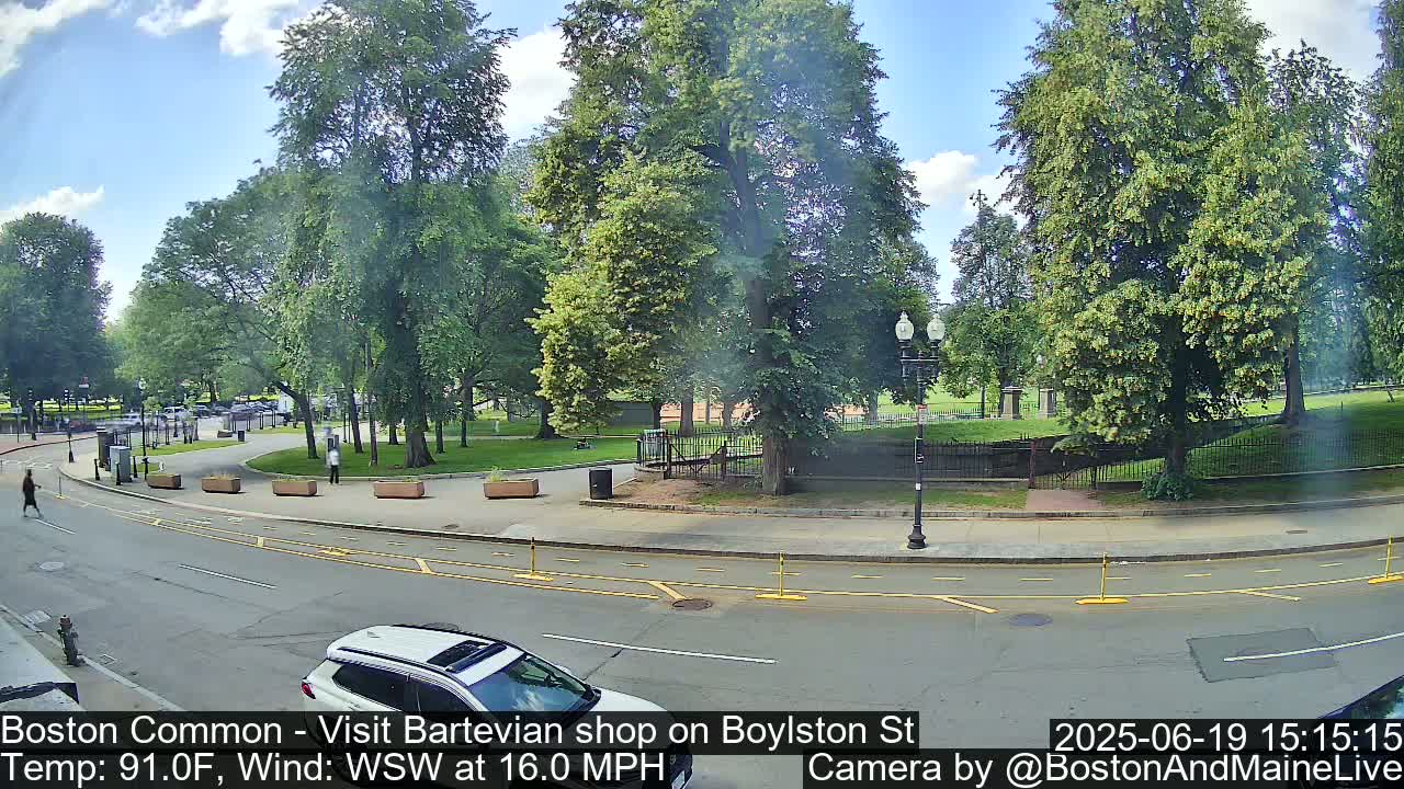 Boston Common at Boylston St.  Live Cam  - Boston , Massachusetts, USA