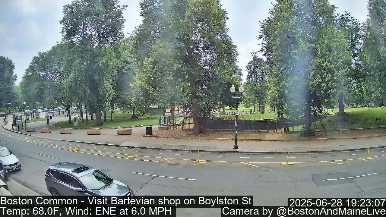 Boston Common at Boylston St.  Live Cam  - Boston , Massachusetts, USA