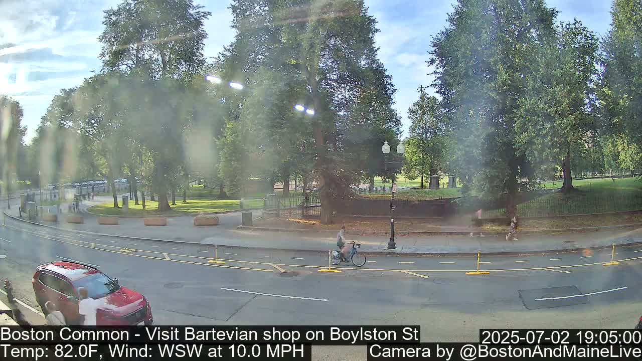 Boston Common at Boylston St.  Live Cam  - Boston , Massachusetts, USA