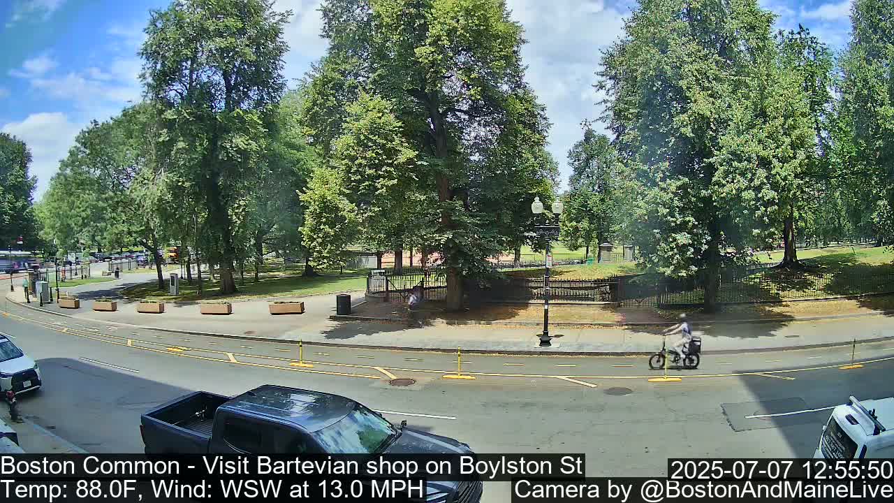 Boston Common at Boylston St.  Live Cam  - Boston , Massachusetts, USA