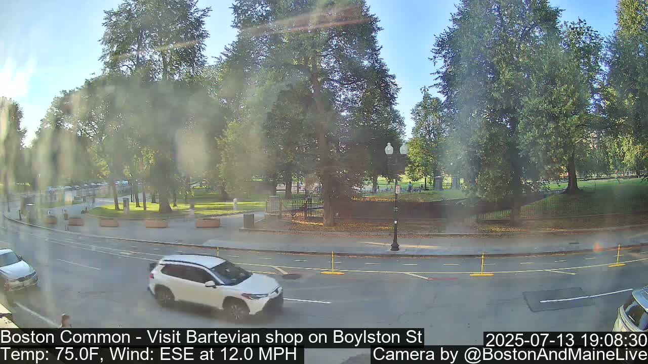 Boston Common at Boylston St.  Live Cam  - Boston , Massachusetts, USA