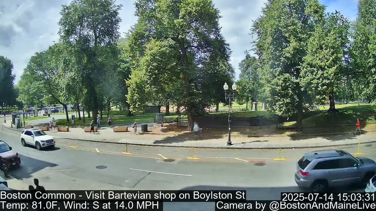 Boston Common at Boylston St.  Live Cam  - Boston , Massachusetts, USA