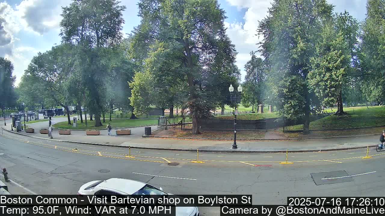 Boston Common at Boylston St.  Live Cam  - Boston , Massachusetts, USA