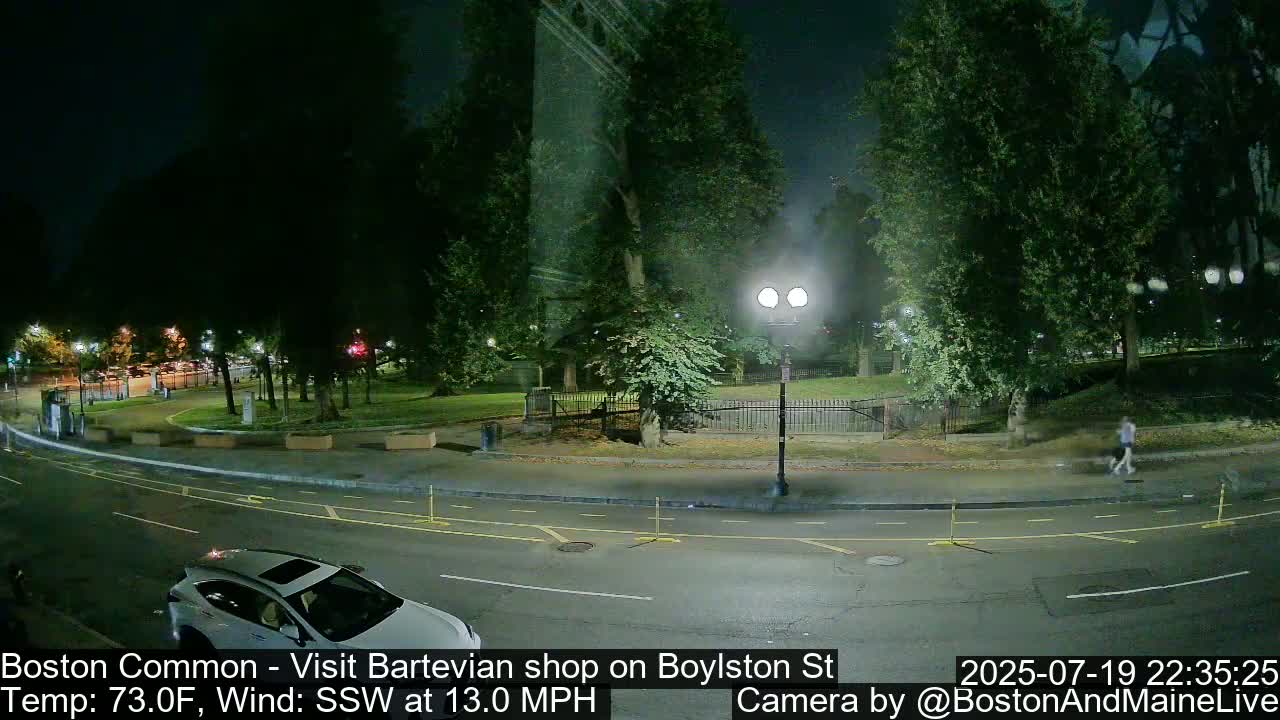 Boston Common at Boylston St.  Live Cam  - Boston , Massachusetts, USA