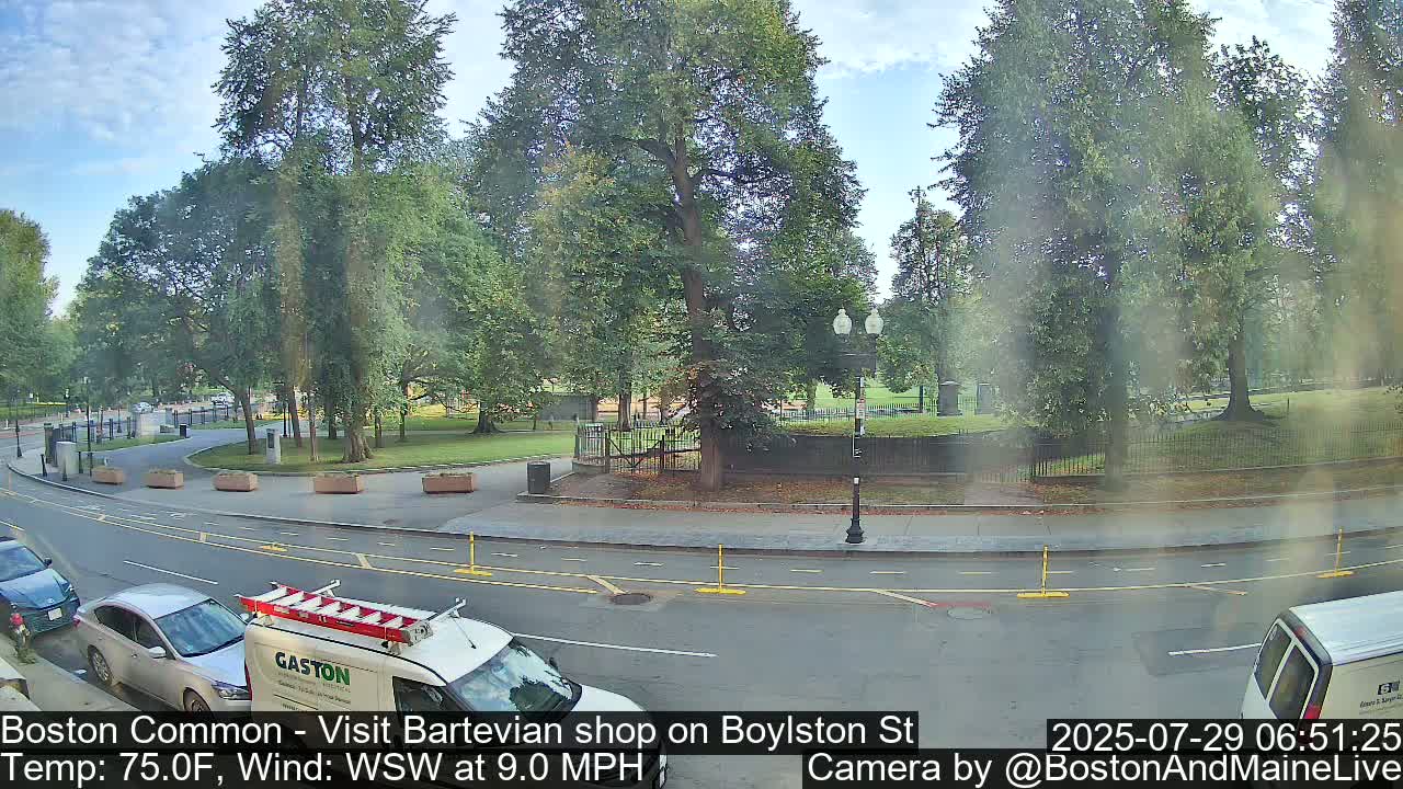 Boston Common at Boylston St.  Live Cam  - Boston , Massachusetts, USA