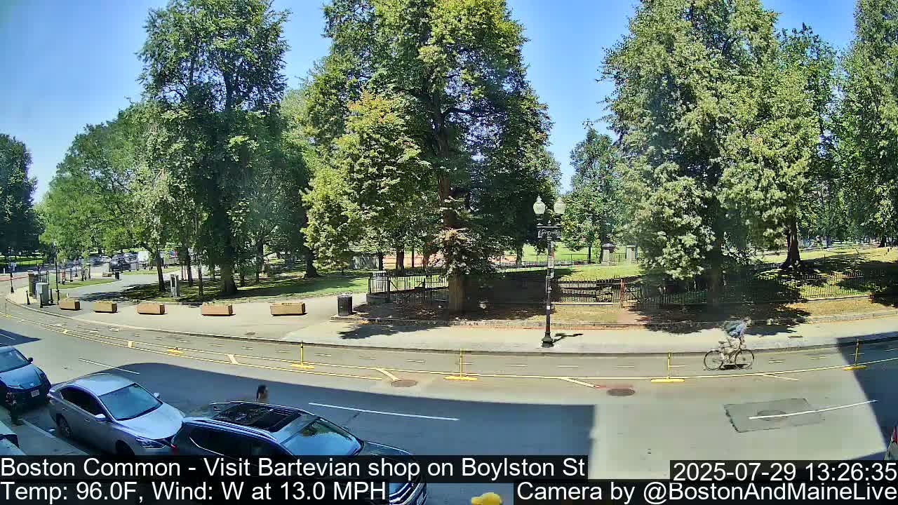 Boston Common at Boylston St.  Live Cam  - Boston , Massachusetts, USA