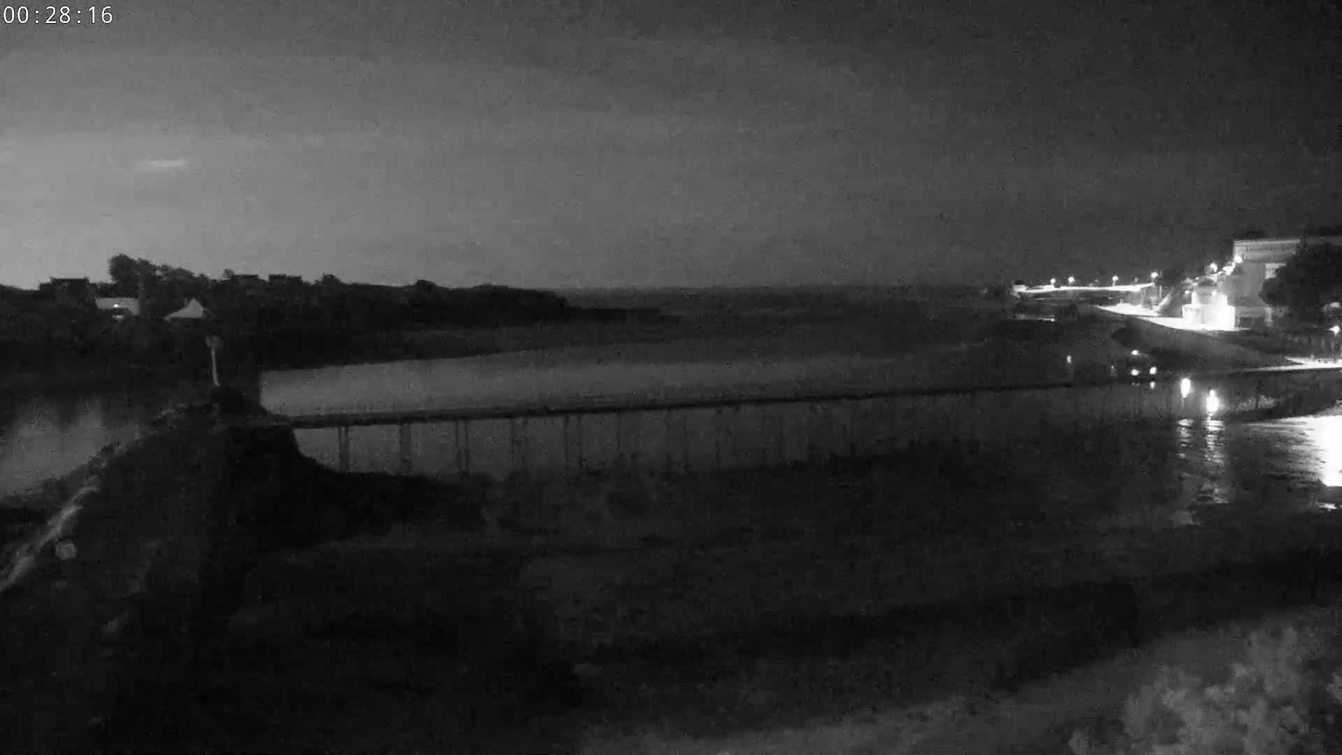 Audierne,  Passerelle des Capucins & Plage des Capucins Beach Live Cam - Quimper, Finistere, Bretagne, France