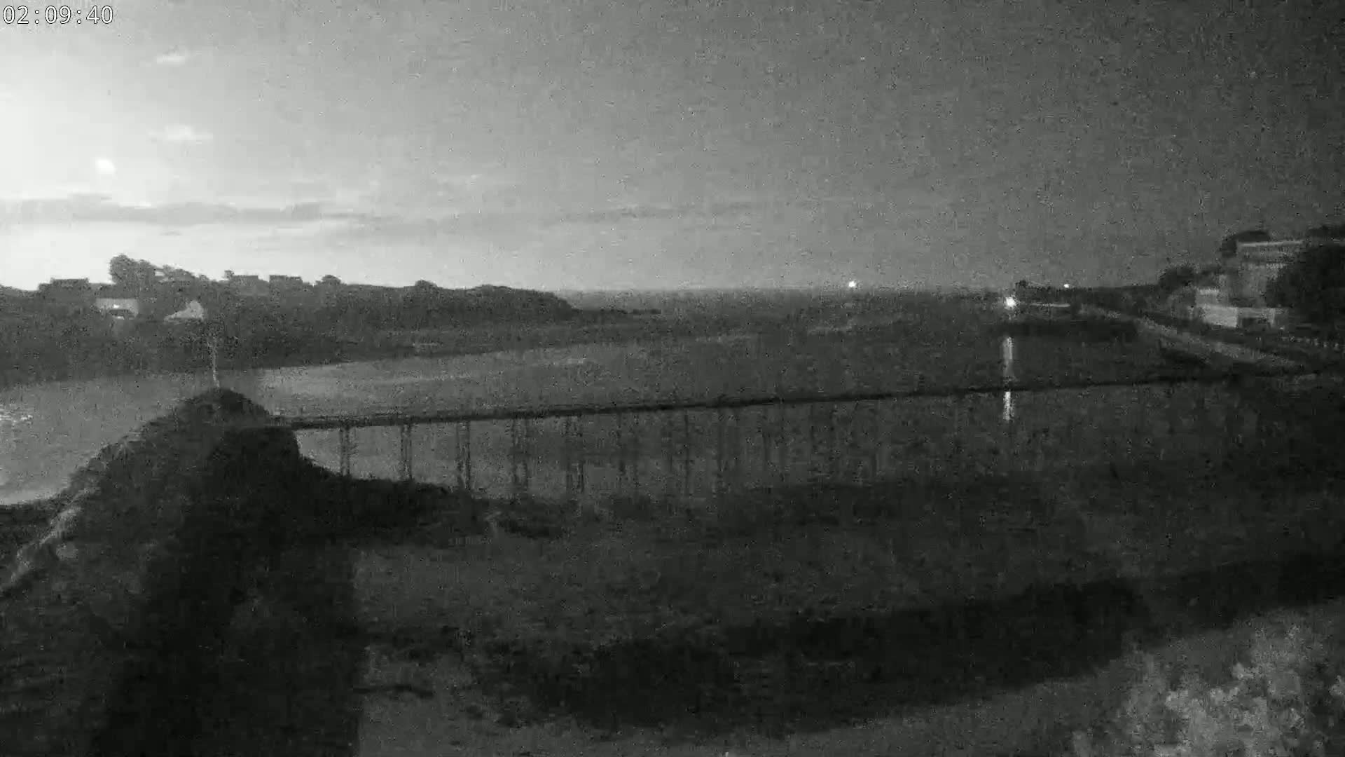 Audierne,  Passerelle des Capucins & Plage des Capucins Beach Live Cam - Quimper, Finistere, Bretagne, France