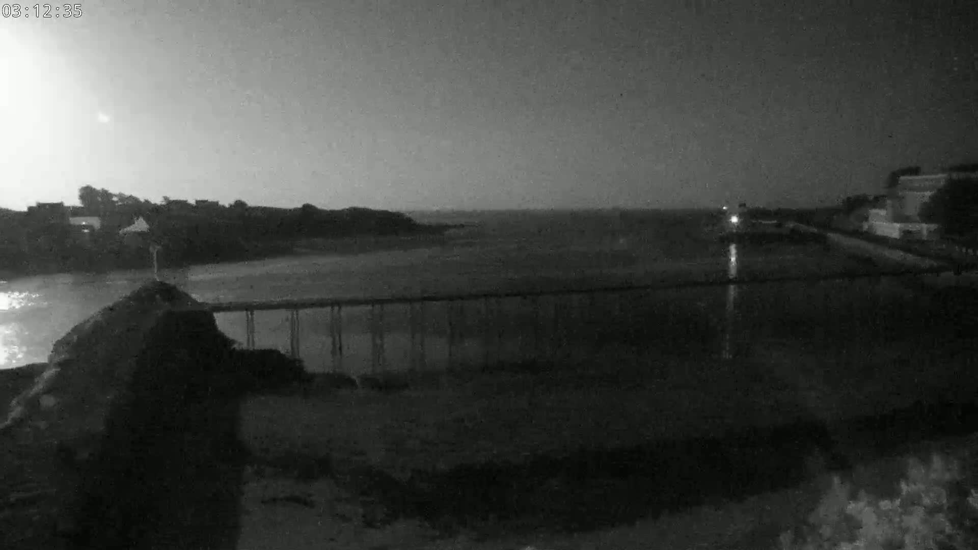 Audierne,  Passerelle des Capucins & Plage des Capucins Beach Live Cam - Quimper, Finistere, Bretagne, France
