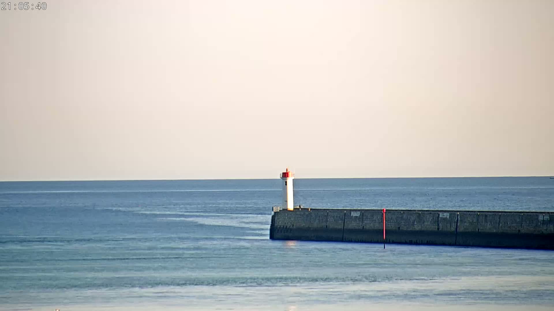 Audierne,  Passerelle des Capucins & Plage des Capucins Beach Live Cam - Quimper, Finistere, Bretagne, France