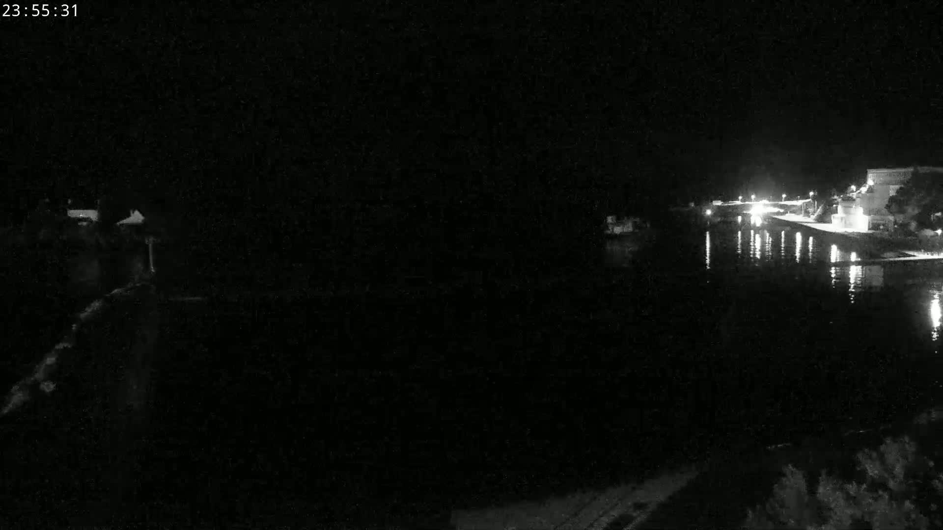 Audierne,  Passerelle des Capucins & Plage des Capucins Beach Live Cam - Quimper, Finistere, Bretagne, France