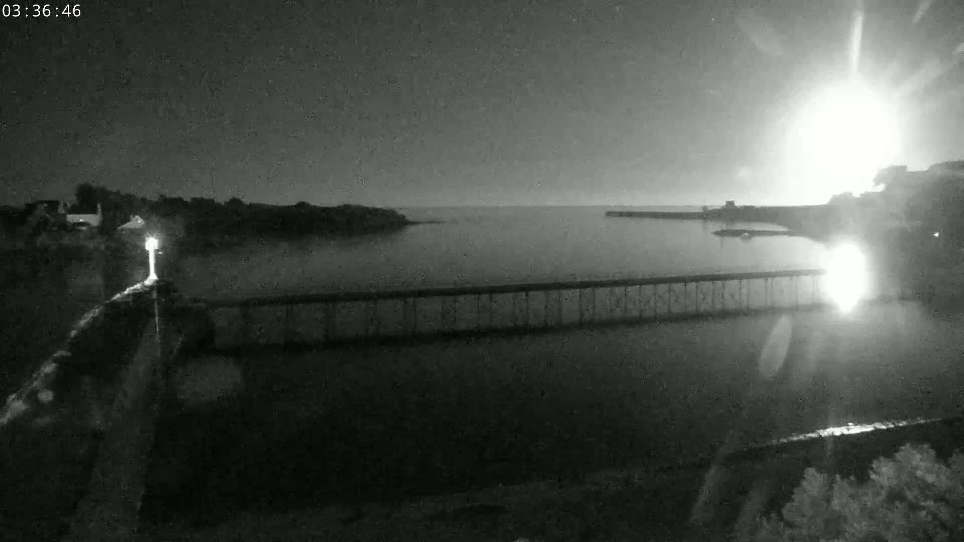Audierne,  Passerelle des Capucins & Plage des Capucins Beach Live Cam - Quimper, Finistere, Bretagne, France