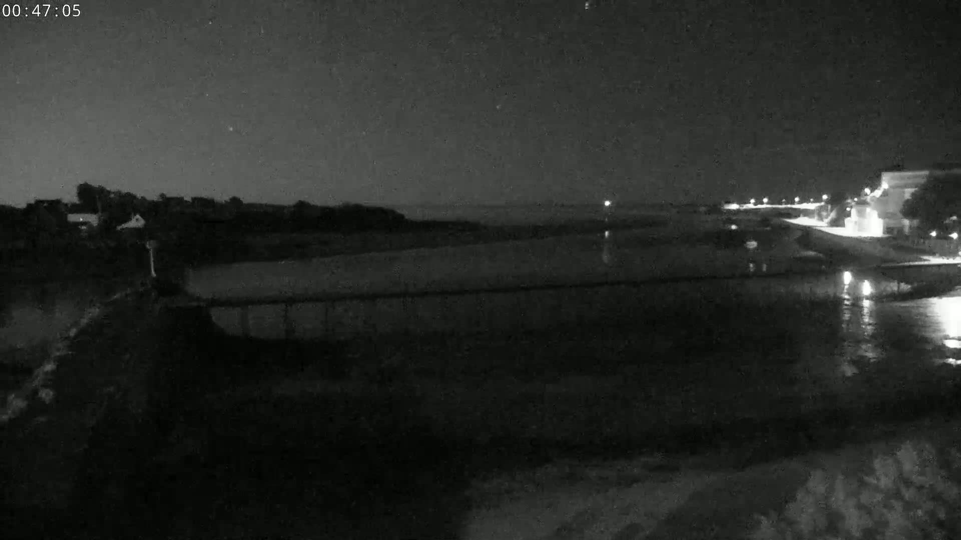 Audierne,  Passerelle des Capucins & Plage des Capucins Beach Live Cam - Quimper, Finistere, Bretagne, France