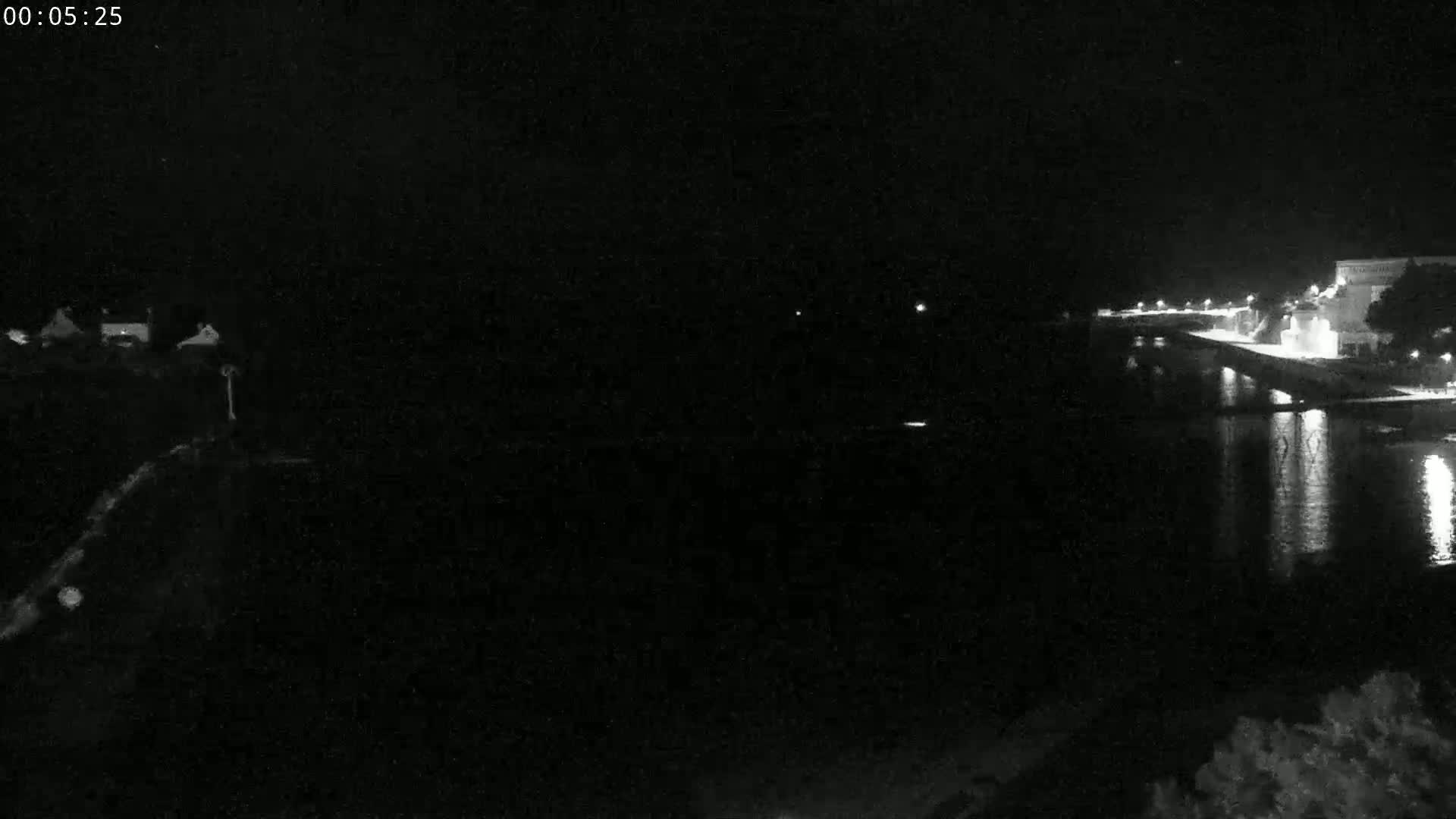 Audierne,  Passerelle des Capucins & Plage des Capucins Beach Live Cam - Quimper, Finistere, Bretagne, France