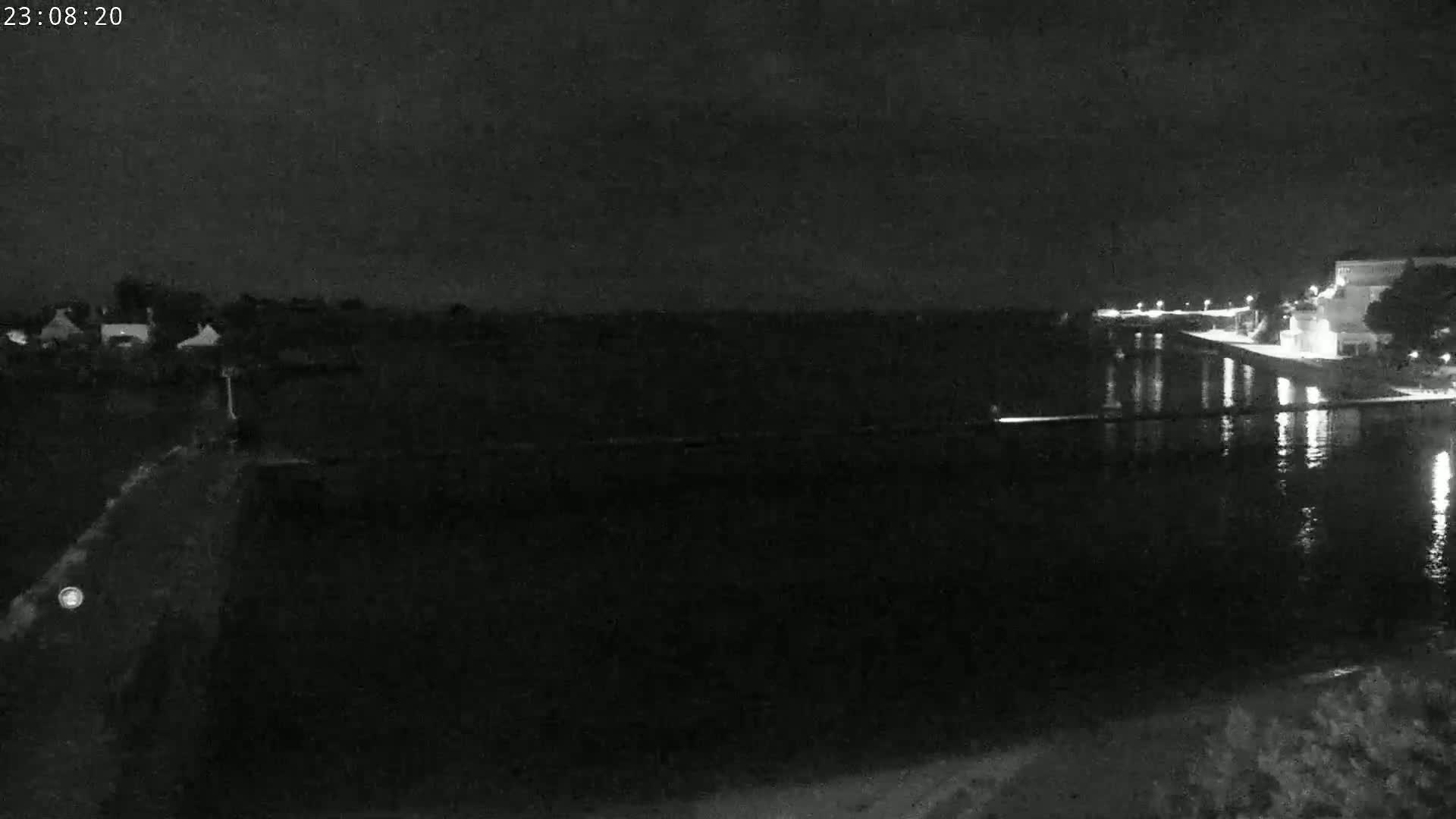 Audierne,  Passerelle des Capucins & Plage des Capucins Beach Live Cam - Quimper, Finistere, Bretagne, France