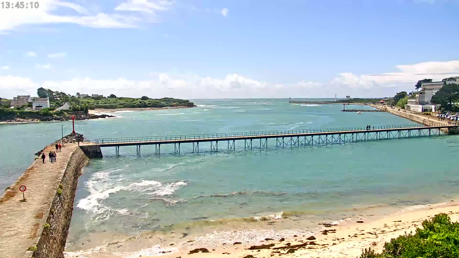 Audierne,  Passerelle des Capucins & Plage des Capucins Beach Live Cam - Quimper, Finistere, Bretagne, France