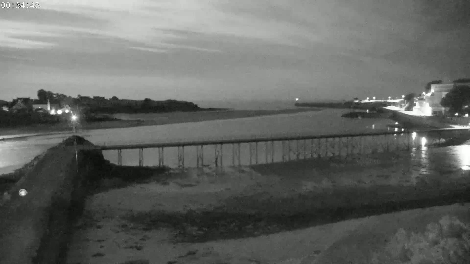Audierne,  Passerelle des Capucins & Plage des Capucins Beach Live Cam - Quimper, Finistere, Bretagne, France