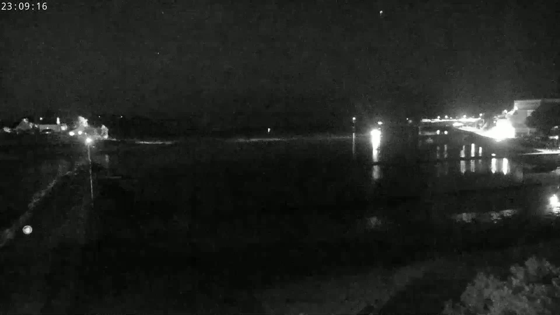 Audierne,  Passerelle des Capucins & Plage des Capucins Beach Live Cam - Quimper, Finistere, Bretagne, France