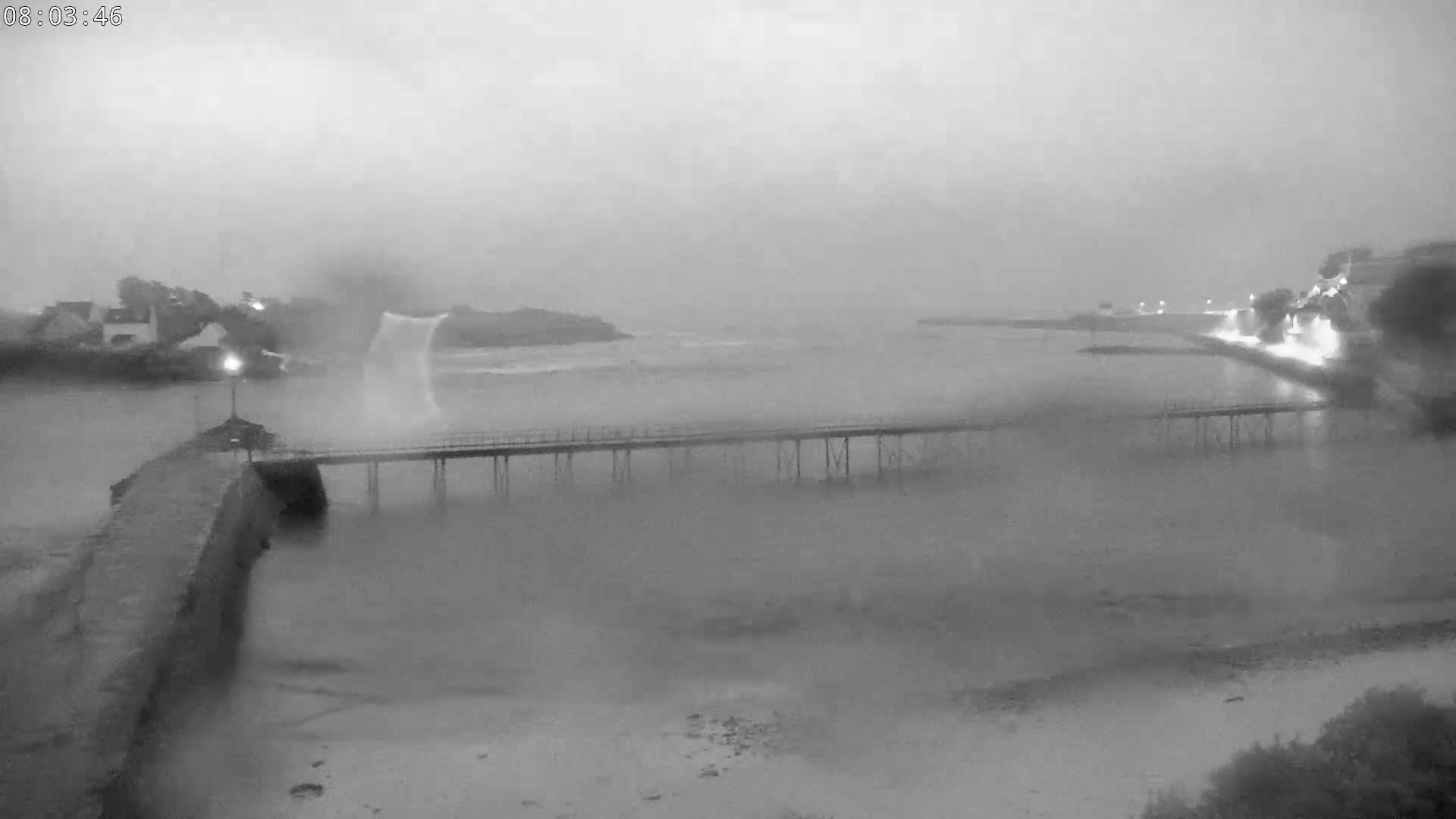 Audierne,  Passerelle des Capucins & Plage des Capucins Beach Live Cam - Quimper, Finistere, Bretagne, France