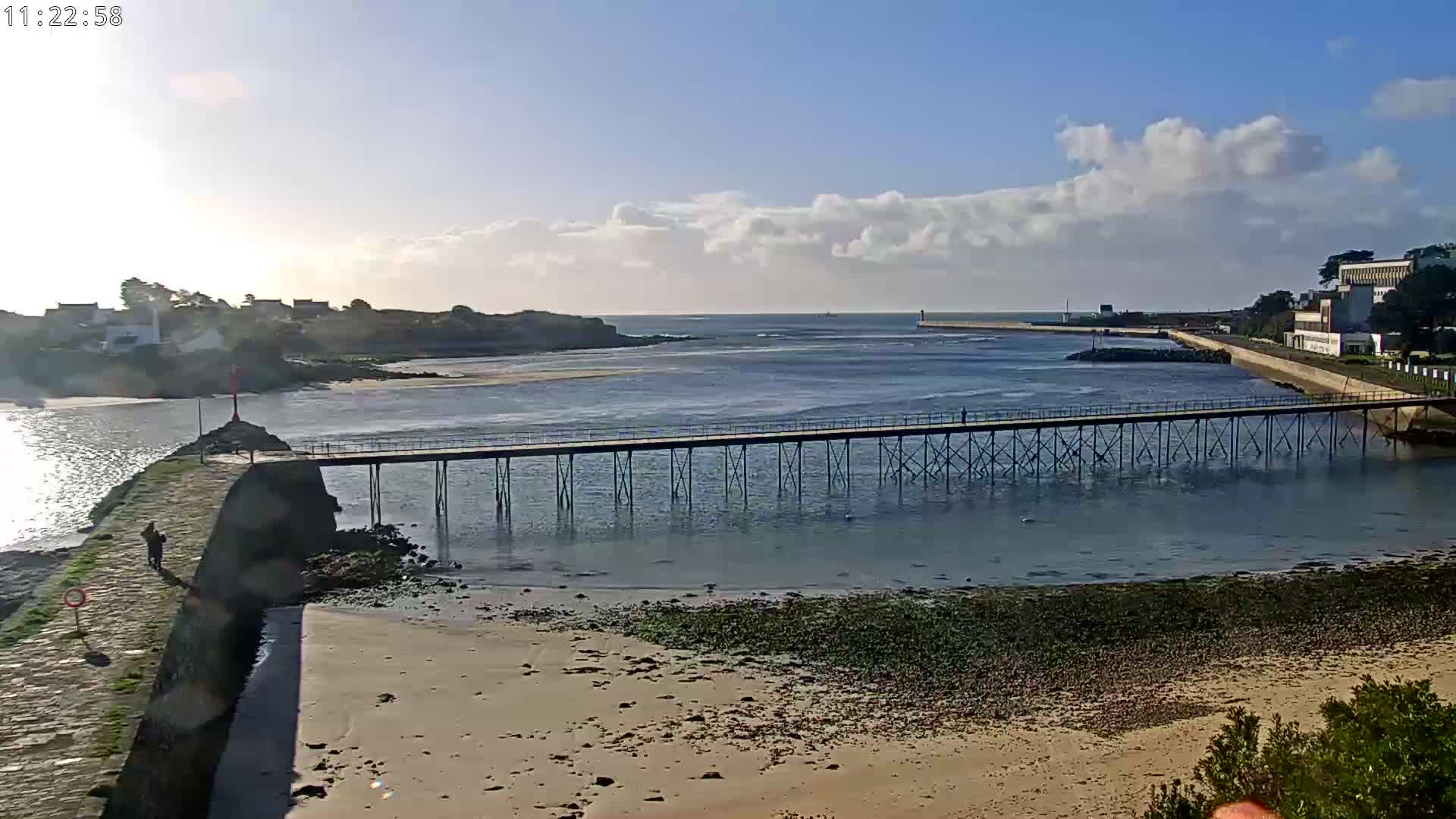 Audierne,  Passerelle des Capucins & Plage des Capucins Beach Live Cam - Quimper, Finistere, Bretagne, France