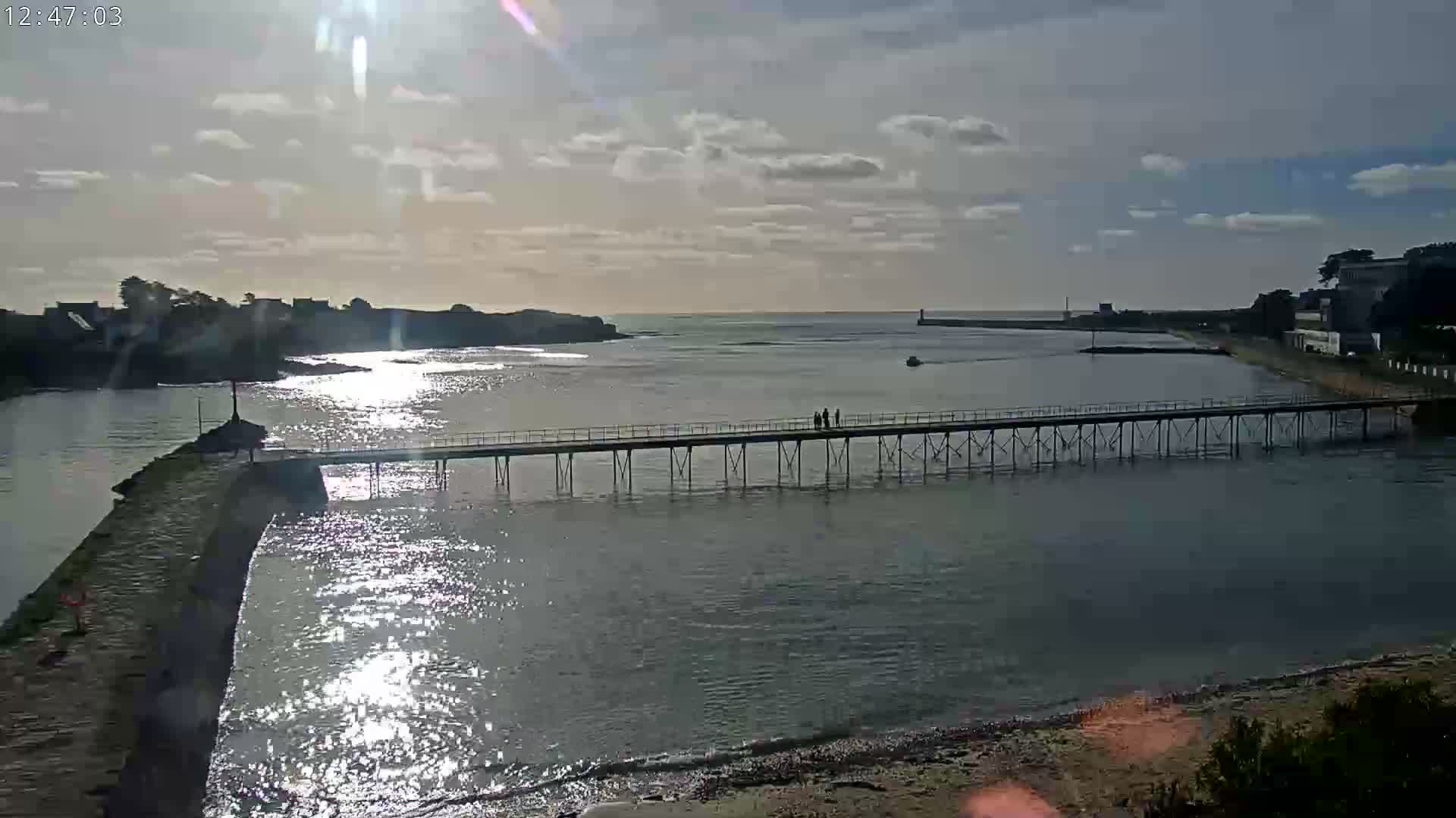 Audierne,  Passerelle des Capucins & Plage des Capucins Beach Live Cam - Quimper, Finistere, Bretagne, France