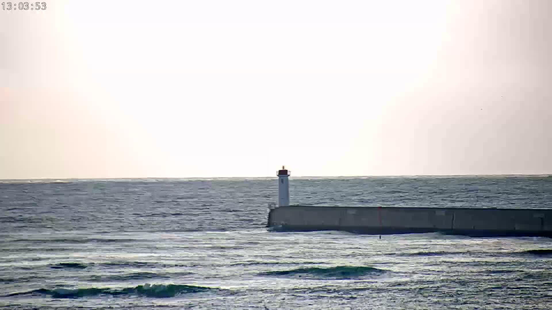Audierne,  Passerelle des Capucins & Plage des Capucins Beach Live Cam - Quimper, Finistere, Bretagne, France