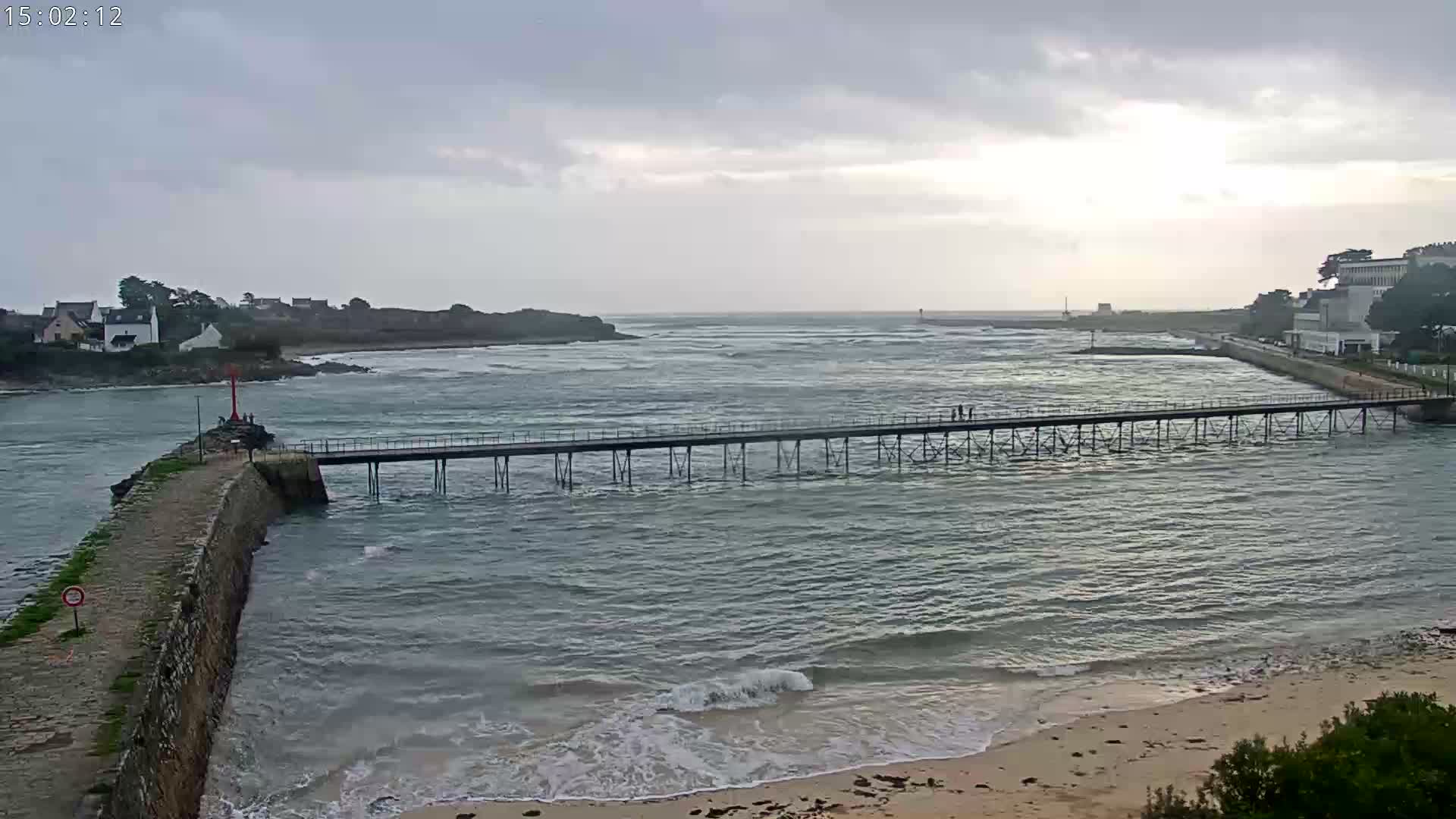 Audierne,  Passerelle des Capucins & Plage des Capucins Beach Live Cam - Quimper, Finistere, Bretagne, France