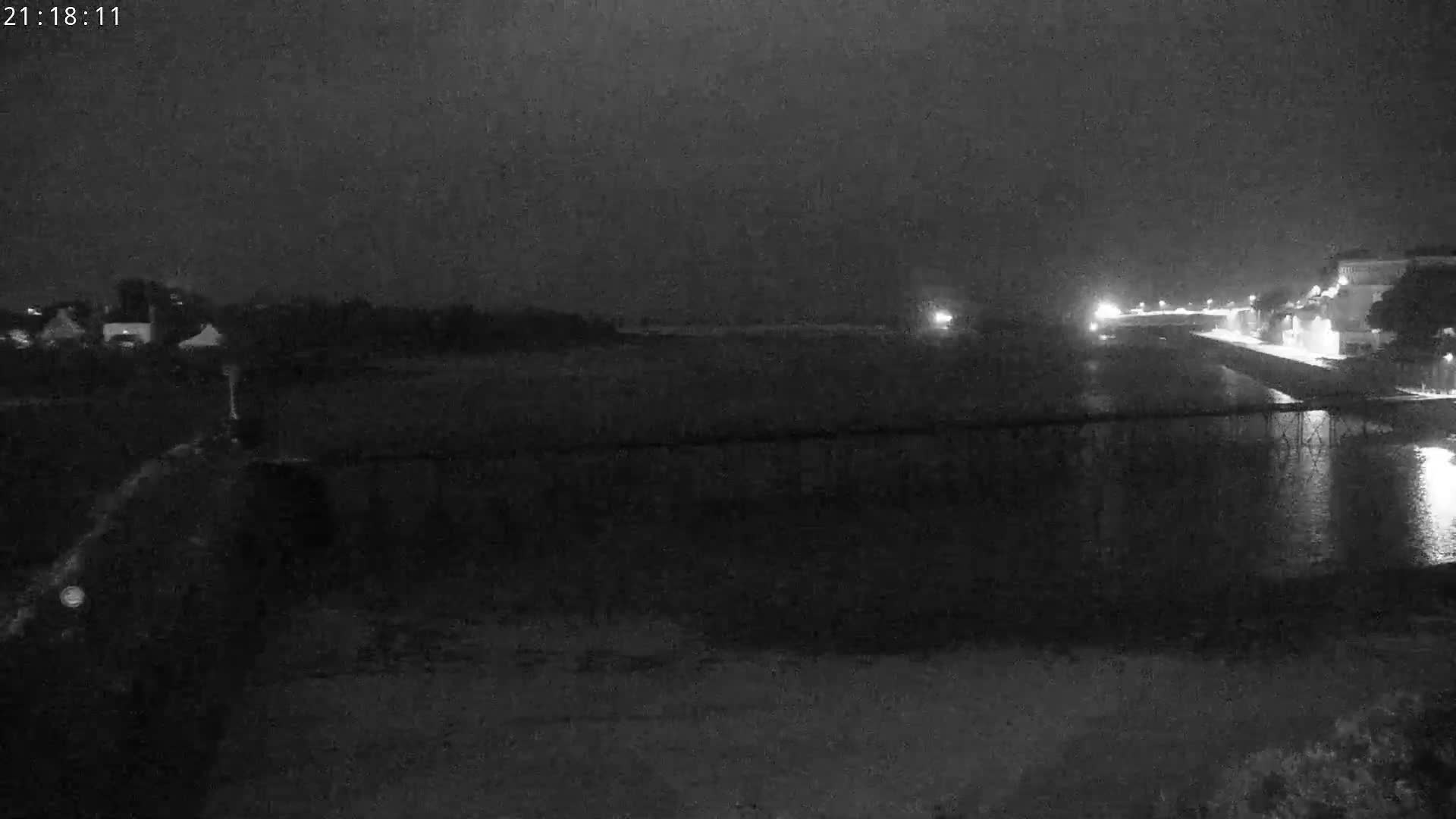 Audierne,  Passerelle des Capucins & Plage des Capucins Beach Live Cam - Quimper, Finistere, Bretagne, France