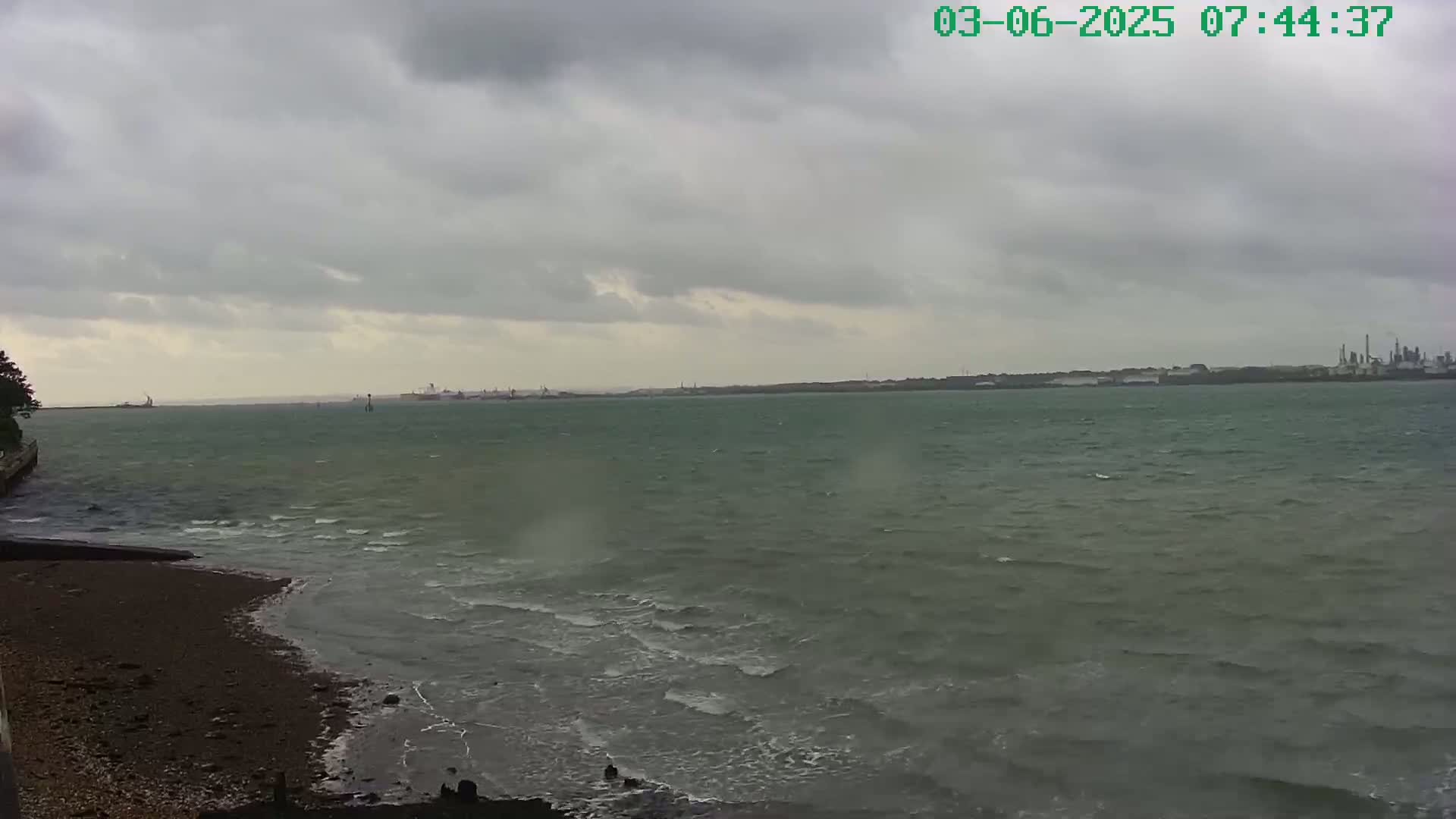 Netley,  The Solent Water Shipspotting Live Cam - Borough of Eastleigh, Hampshire, South East, England, United Kingdom