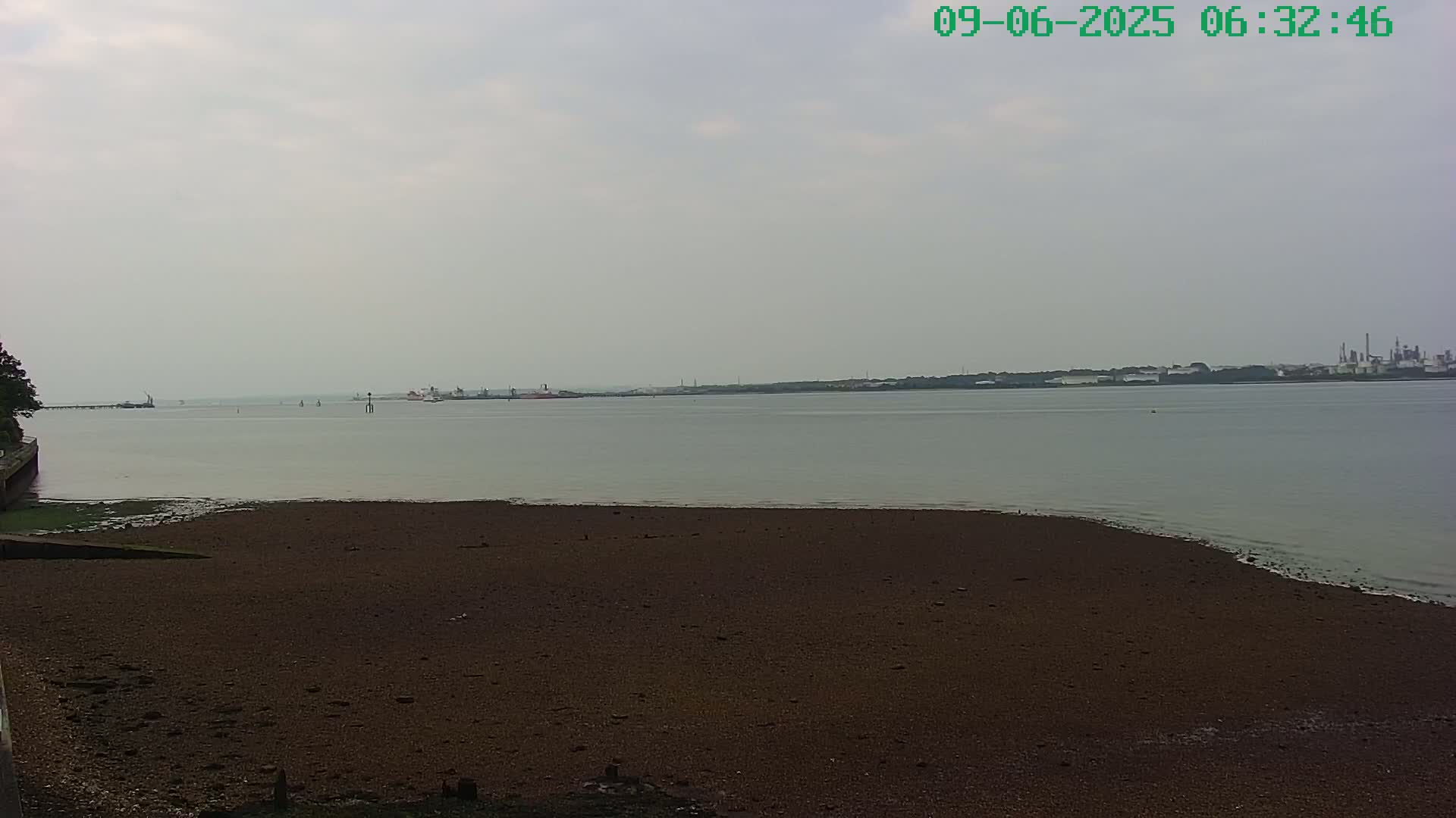 Netley,  The Solent Water Shipspotting Live Cam - Borough of Eastleigh, Hampshire, South East, England, United Kingdom
