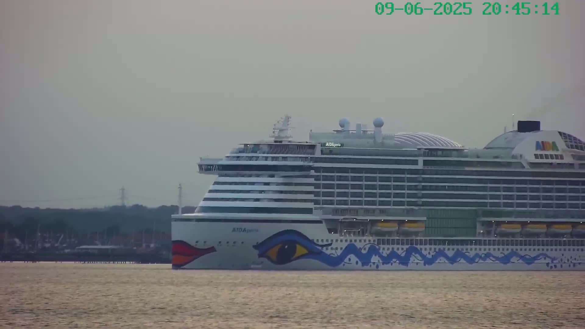 Netley,  The Solent Water Shipspotting Live Cam - Borough of Eastleigh, Hampshire, South East, England, United Kingdom