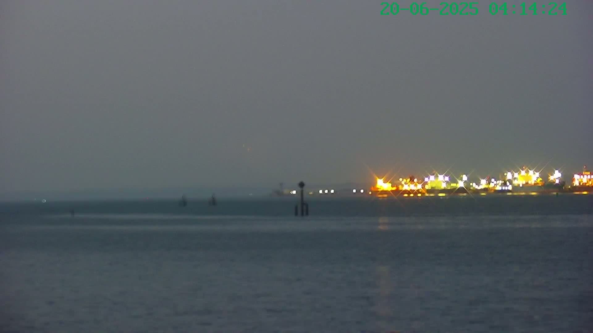 Netley,  The Solent Water Shipspotting Live Cam - Borough of Eastleigh, Hampshire, South East, England, United Kingdom