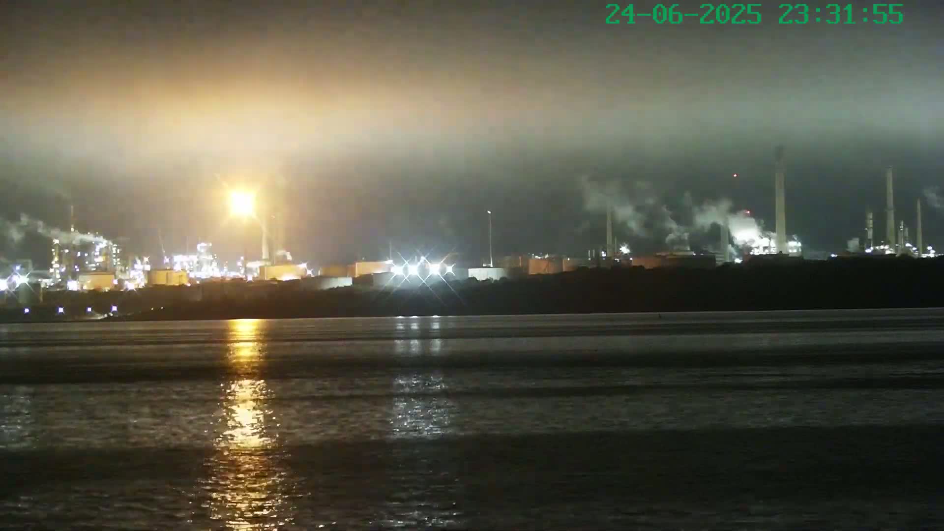 Netley,  The Solent Water Shipspotting Live Cam - Borough of Eastleigh, Hampshire, South East, England, United Kingdom