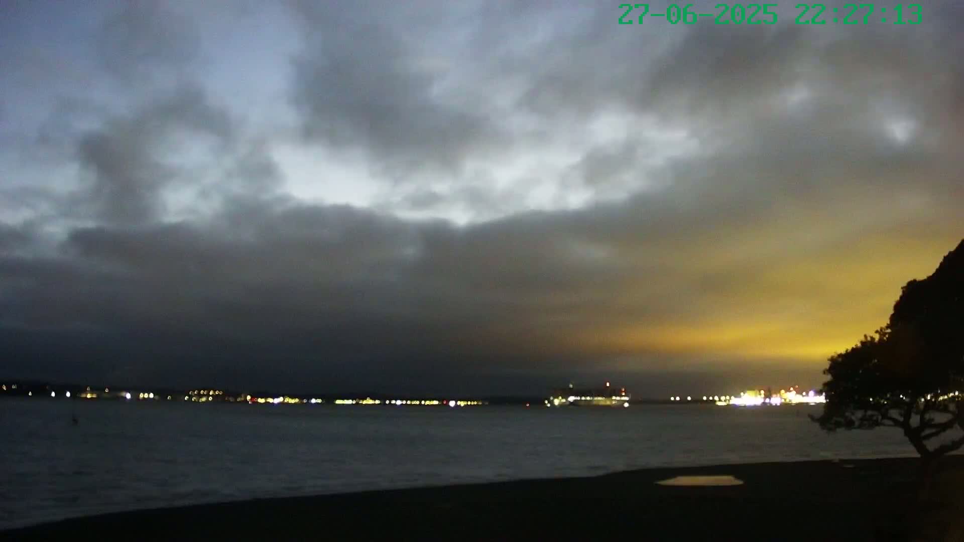 Netley,  The Solent Water Shipspotting Live Cam - Borough of Eastleigh, Hampshire, South East, England, United Kingdom