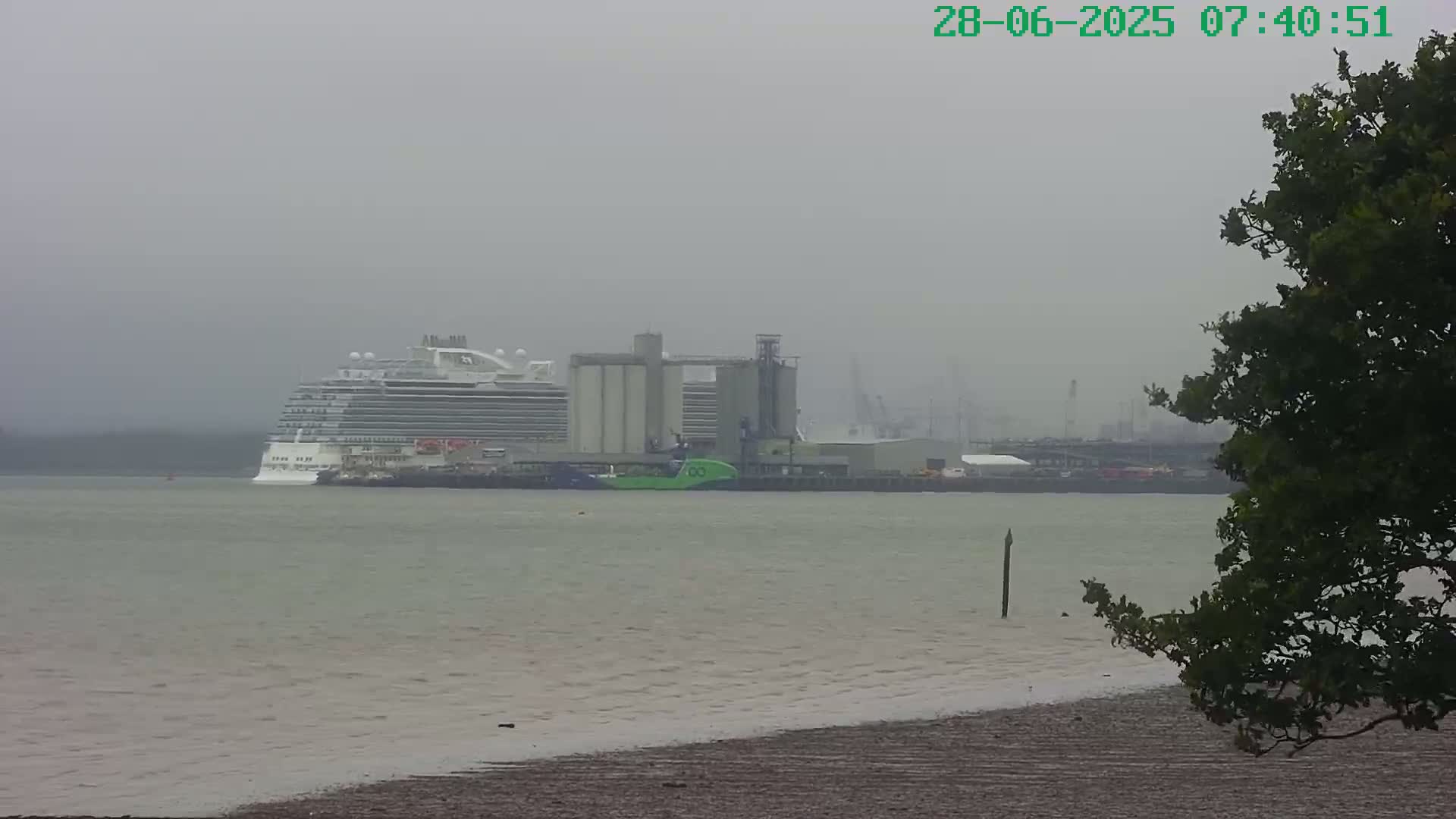 Netley,  The Solent Water Shipspotting Live Cam - Borough of Eastleigh, Hampshire, South East, England, United Kingdom