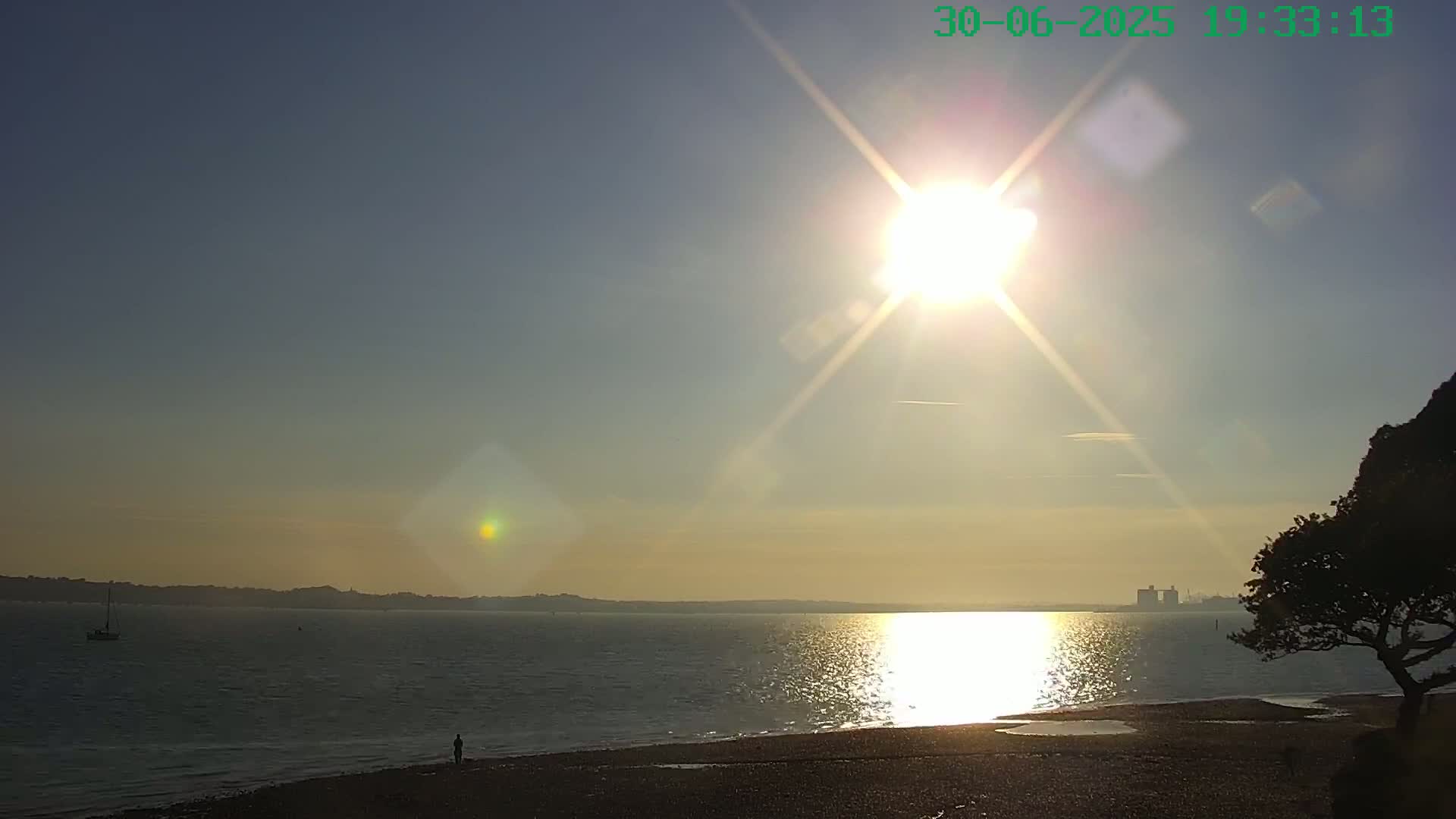 Netley,  The Solent Water Shipspotting Live Cam - Borough of Eastleigh, Hampshire, South East, England, United Kingdom