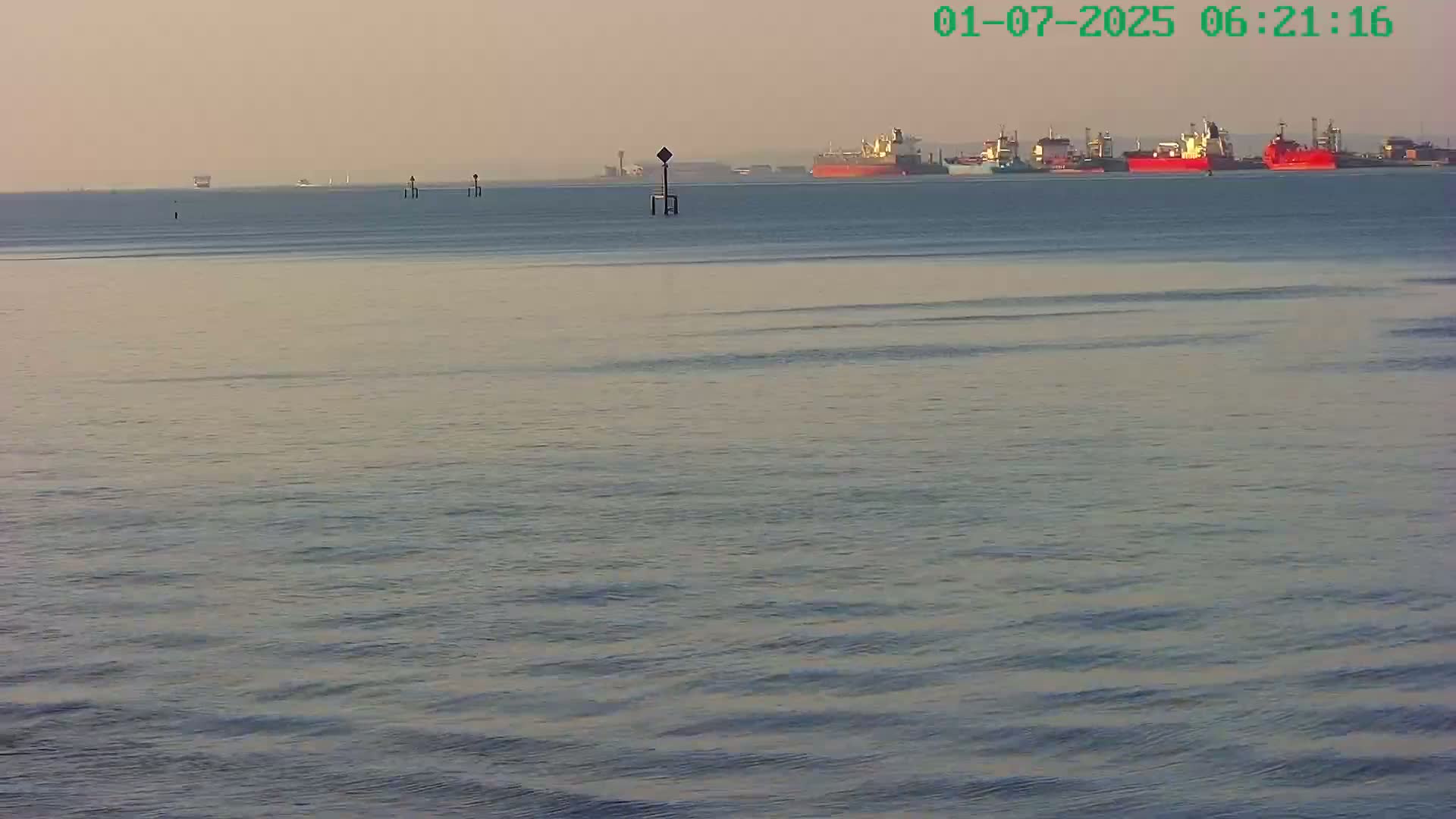 Netley,  The Solent Water Shipspotting Live Cam - Borough of Eastleigh, Hampshire, South East, England, United Kingdom