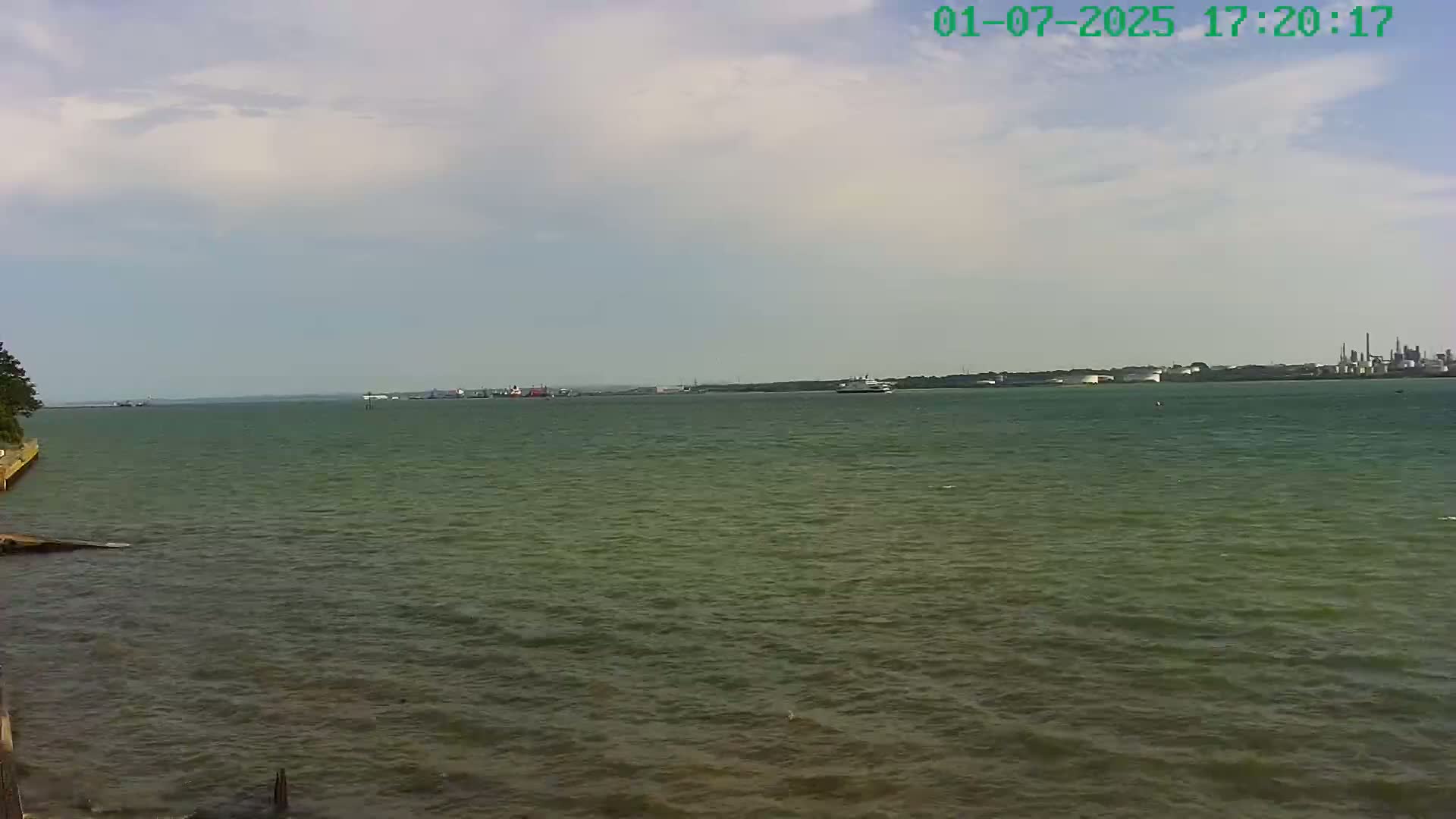 Netley,  The Solent Water Shipspotting Live Cam - Borough of Eastleigh, Hampshire, South East, England, United Kingdom