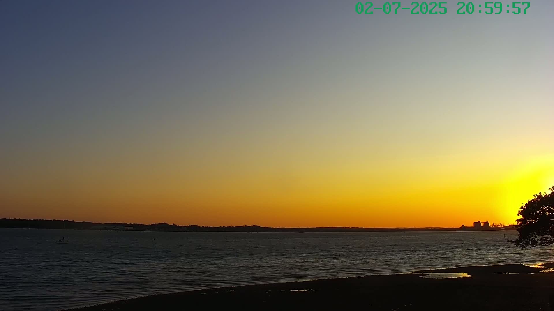 Netley,  The Solent Water Shipspotting Live Cam - Borough of Eastleigh, Hampshire, South East, England, United Kingdom