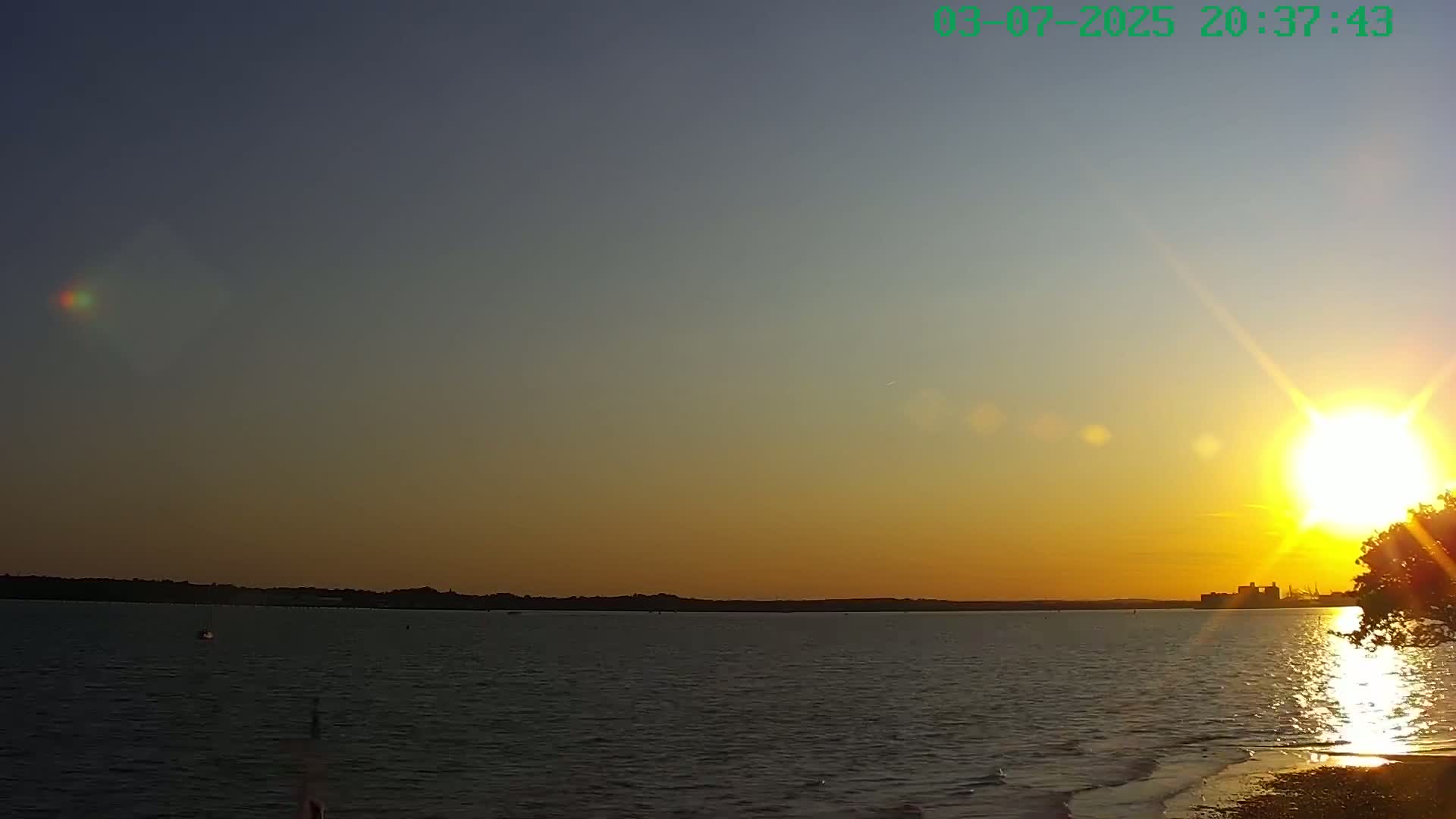 Netley,  The Solent Water Shipspotting Live Cam - Borough of Eastleigh, Hampshire, South East, England, United Kingdom