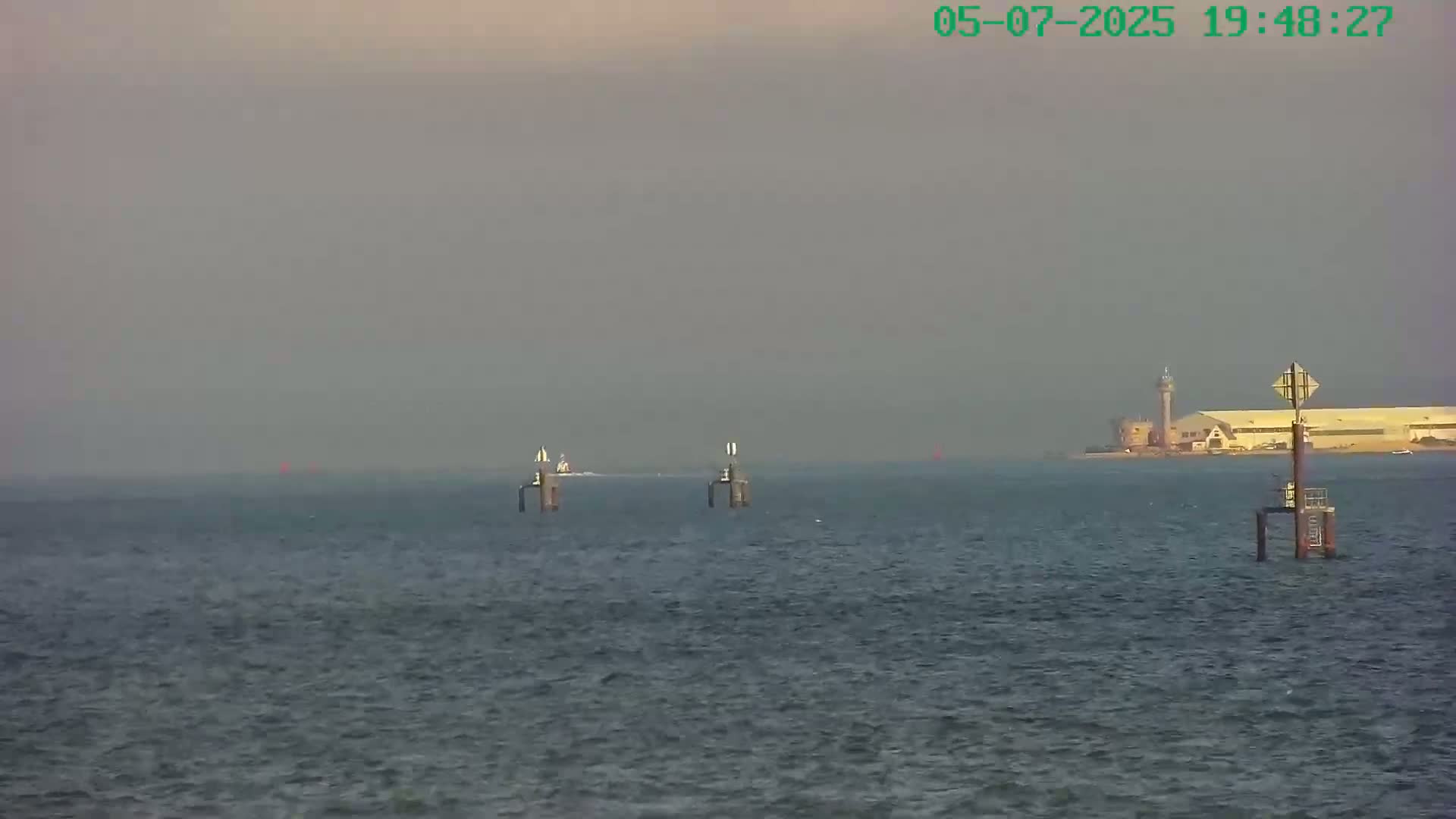 Netley,  The Solent Water Shipspotting Live Cam - Borough of Eastleigh, Hampshire, South East, England, United Kingdom